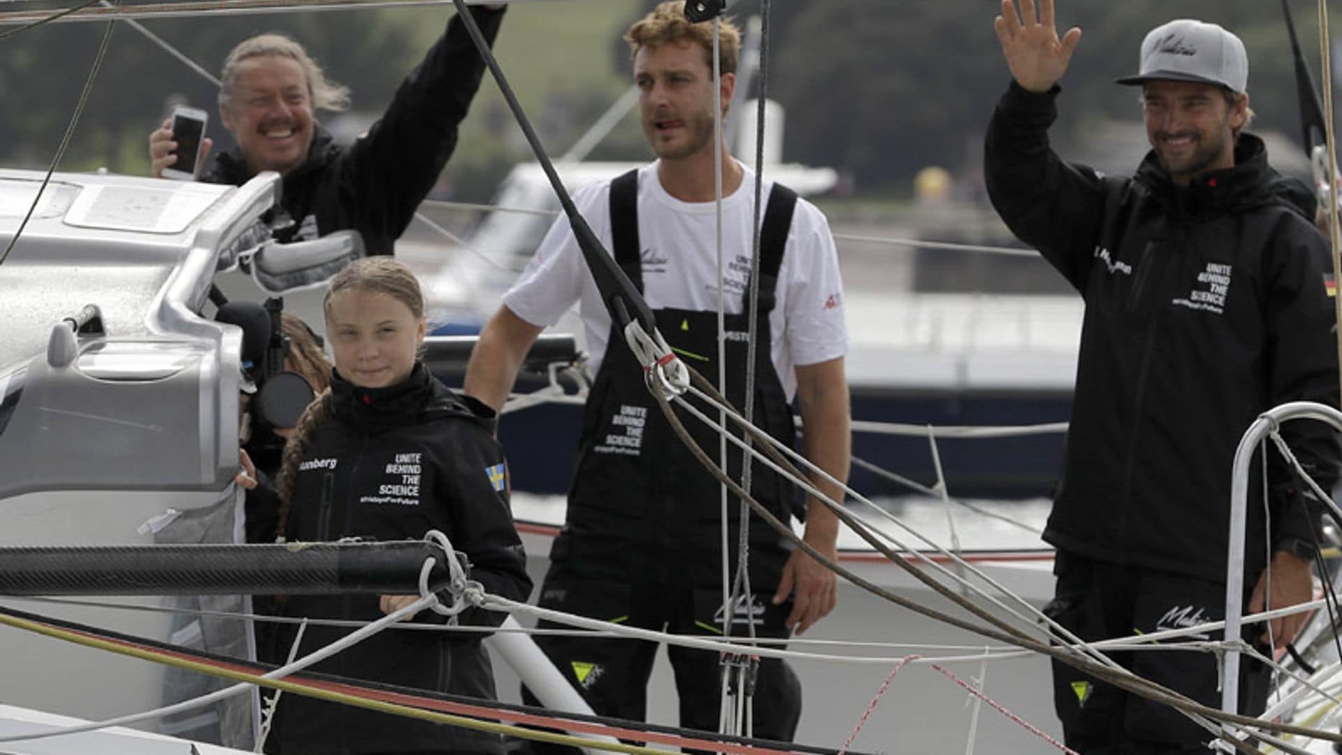 ¡Viento en popa a toda vela! Pierre Casiraghi y la activista Greta Thunberg comienzan su travesía