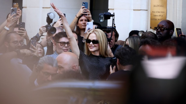 Nicole Kidman en el desfile de Balenciaga en la Paris Fashion Week en junio de 2024