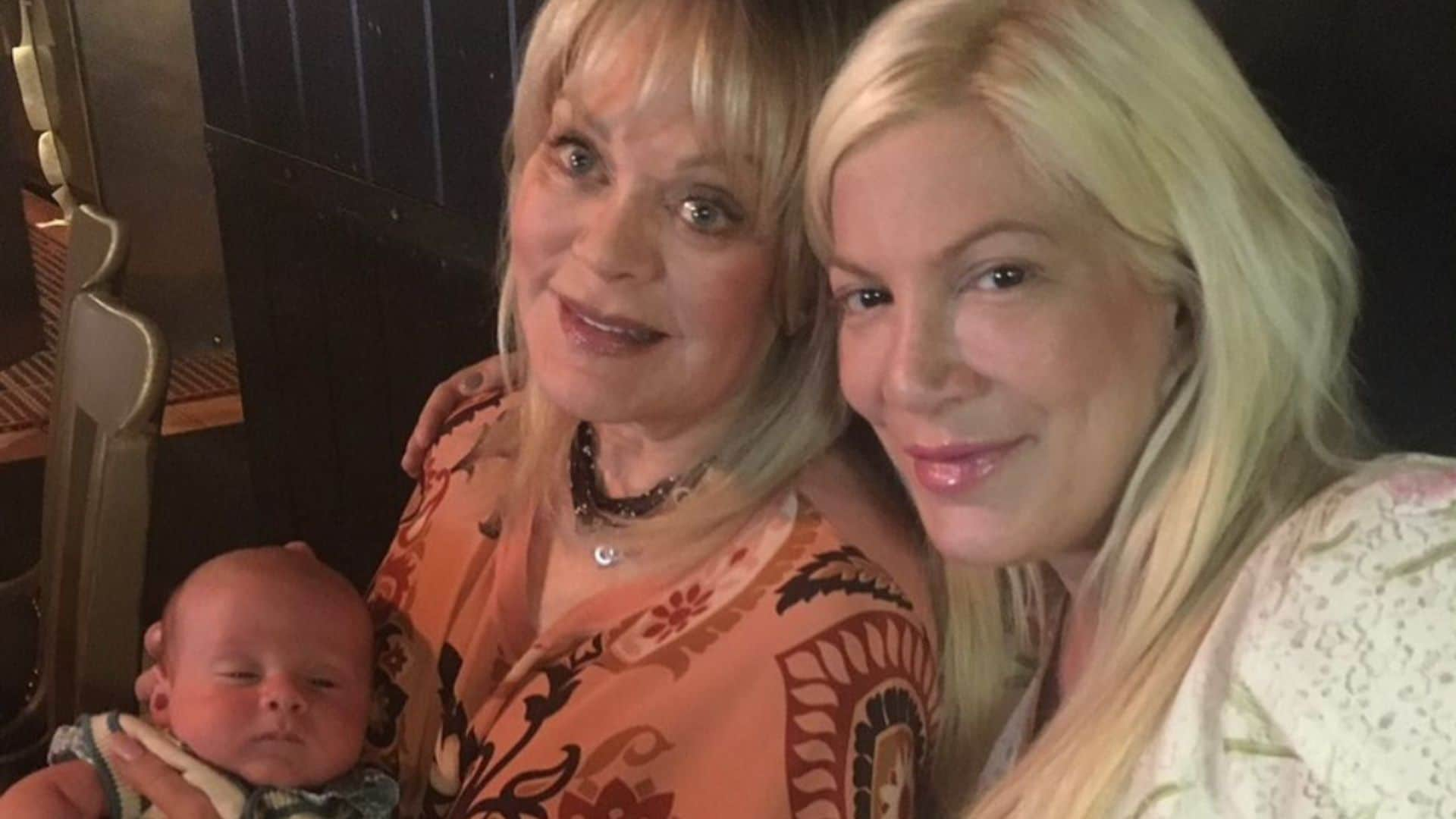 Tori Spelling acerca posturas con su madre en su difícil momento ¿cuál fue el motivo de su distanciamiento?