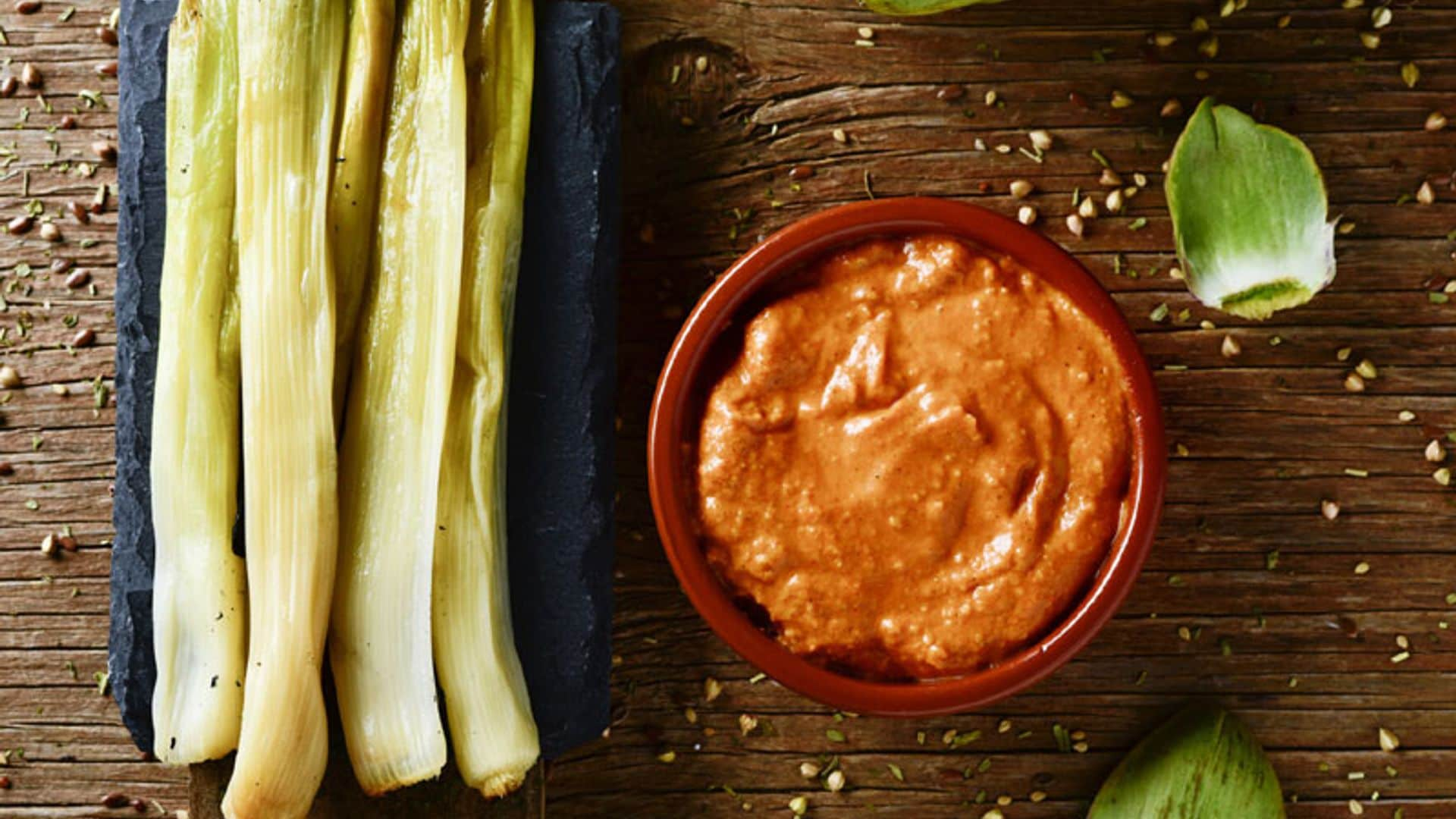 Calçots con salsa romesco