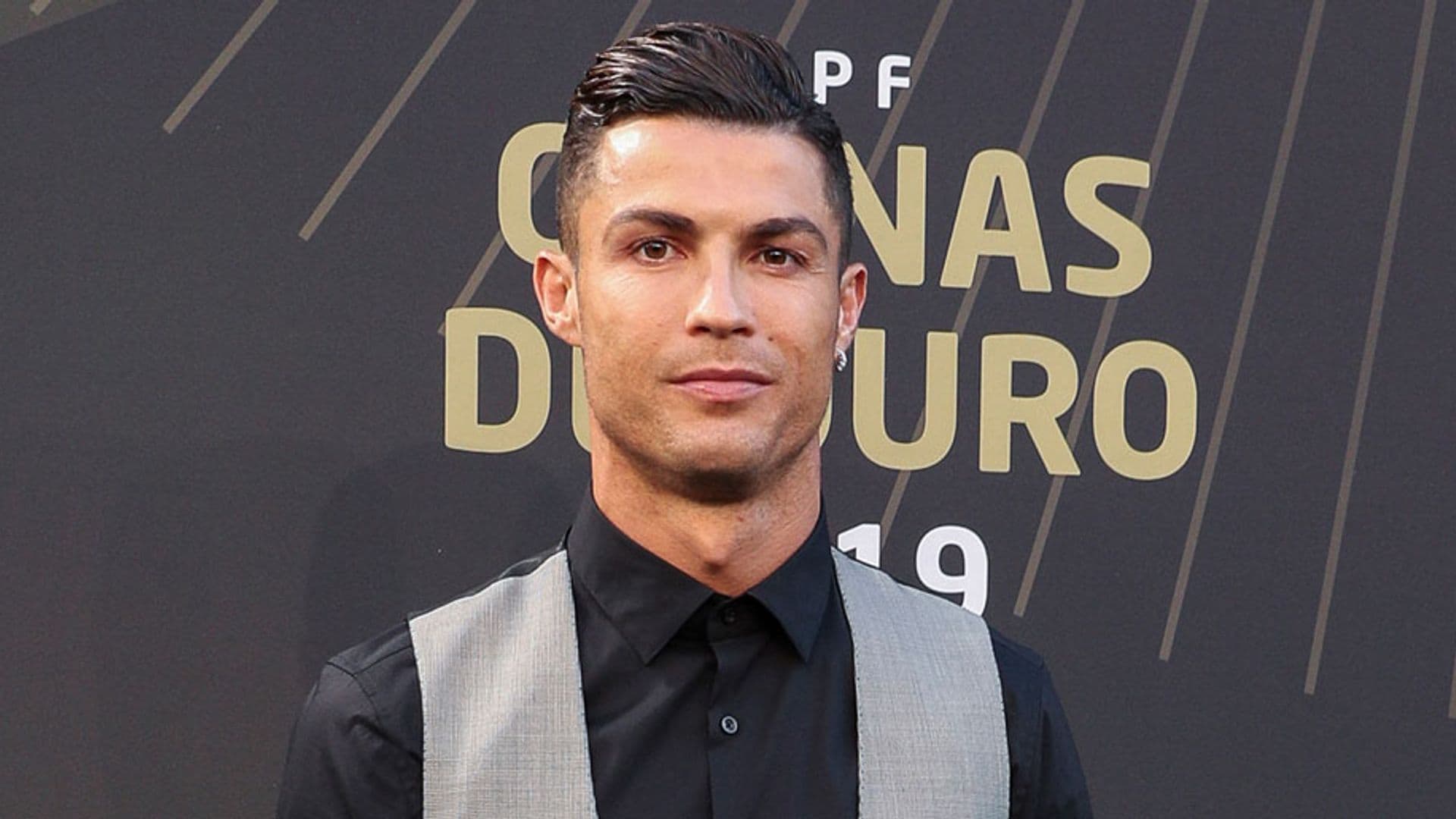 Cristiano Ronaldo llora al recordar a su padre en una entrevista