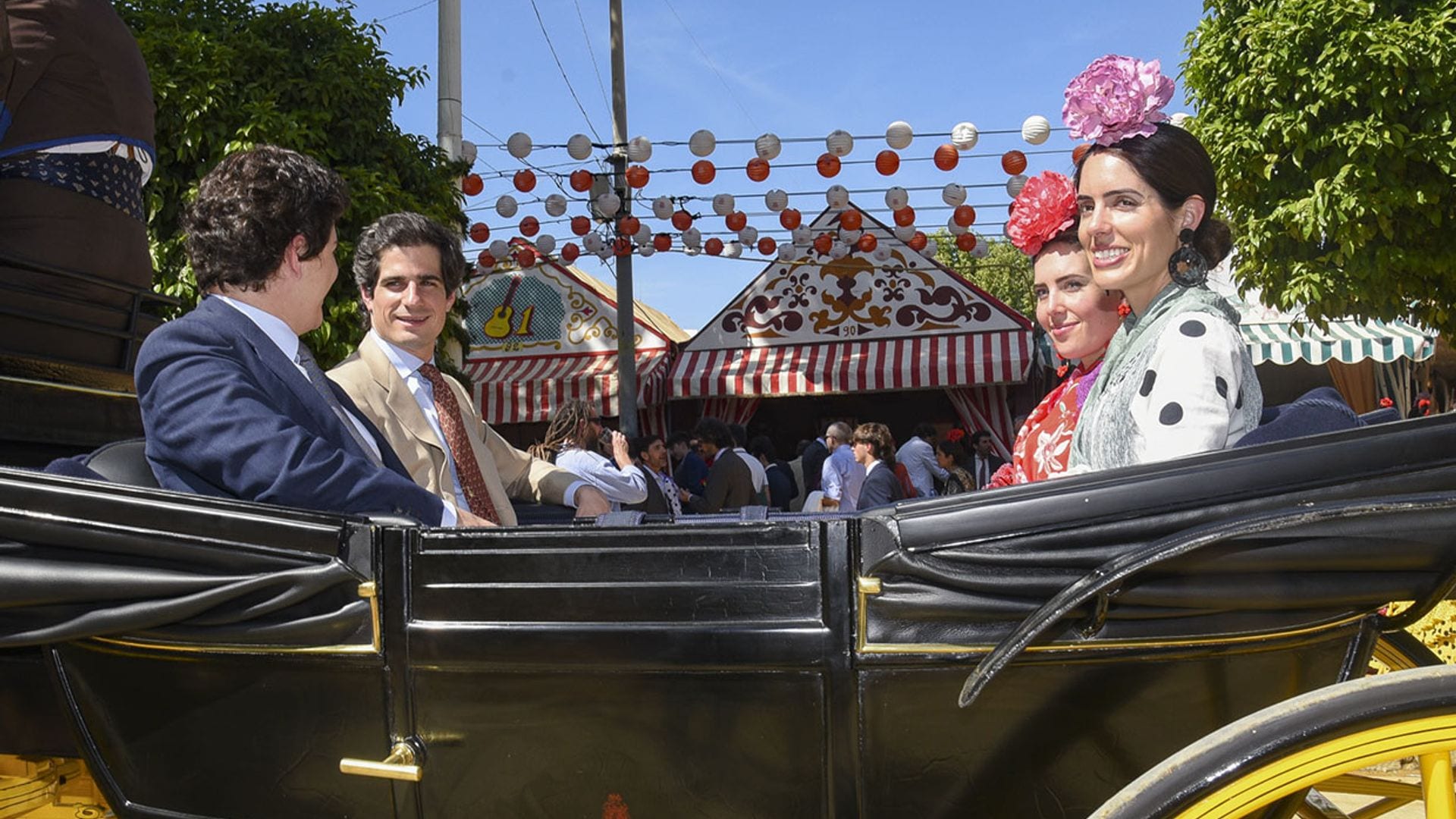 Las mejores imágenes del primer día de Feria: del paseo a caballos de los duques de Huéscar al orgullo de Carlos Herrera con su hija