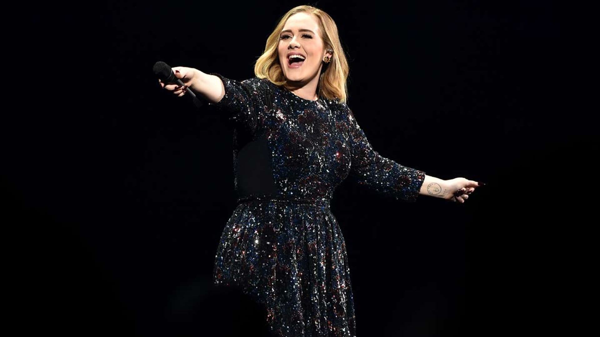 La foto de los 4 millones de 'likes' con la que Adele confirma su noviazgo vestida de Alta Costura