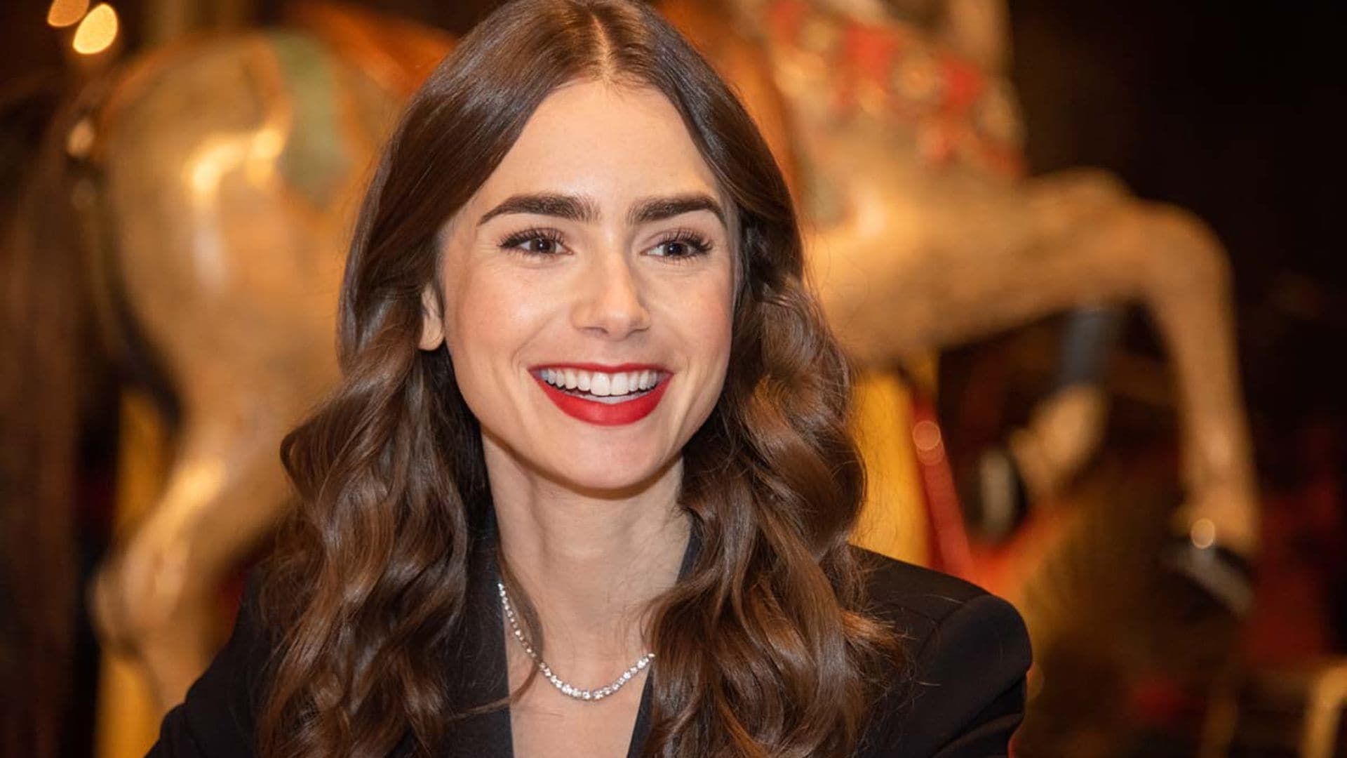 La divertida rutina de belleza de Lily Collins con la que consigue que su marido también use mascarilla