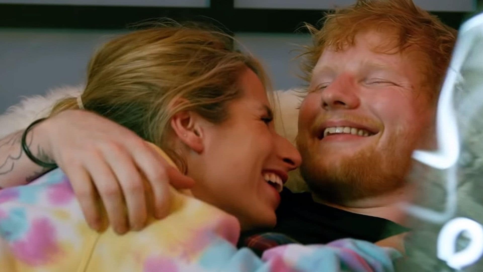 Ed Sheeran y su mujer protagonizan su primer videoclip juntos y desvelan la fecha real de su boda