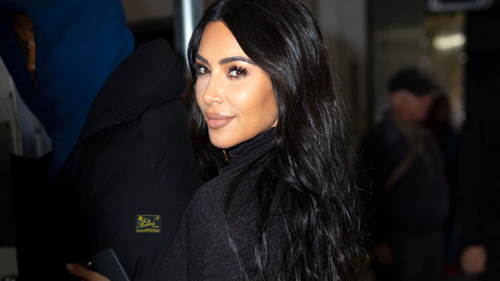 Por qué Kim Kardashian ha desatado la polémica con su felicitación de Año Nuevo