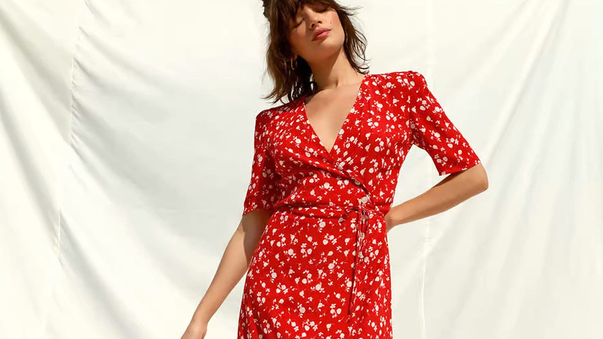 Pon un vestido rojo en tu vida y acierta con cualquier look de verano sea como sea tu estilo