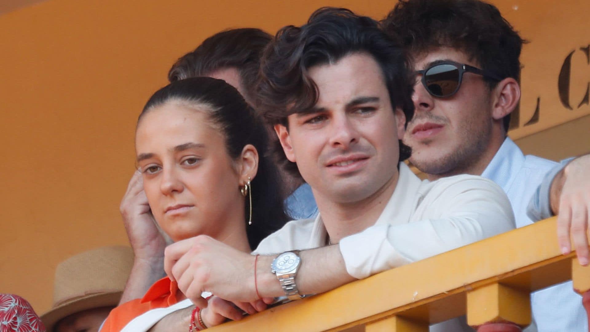 Victoria de Marichalar y Cayetana Rivera asisten a la corrida de toros en homenaje al hijo fallecido de Pedro Trapote