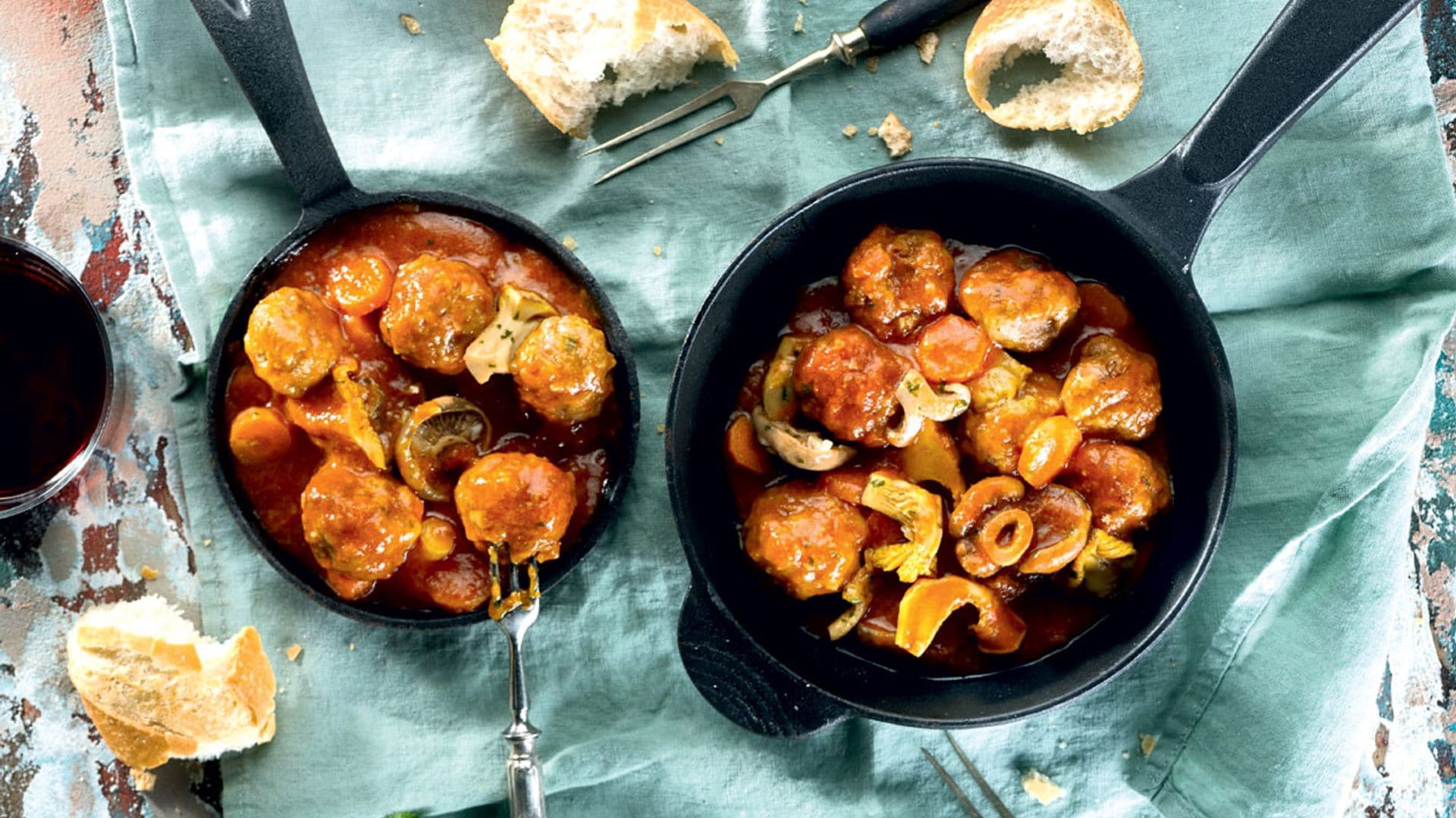 Albóndigas con setas, aceitunas y un toque de canela