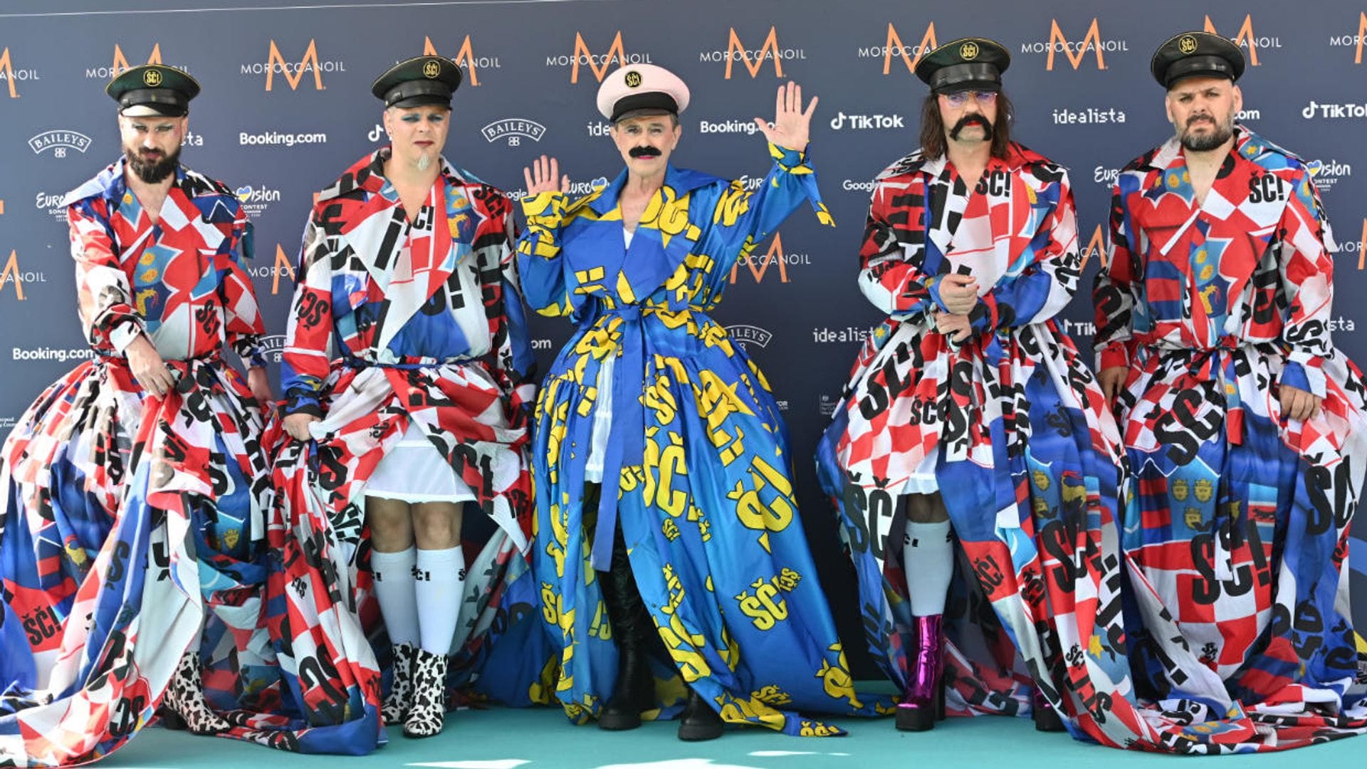 Coloridos, divertidos y extravagantes, las estrellas de Eurovisión impactan con sus looks en la ceremonia de inauguración