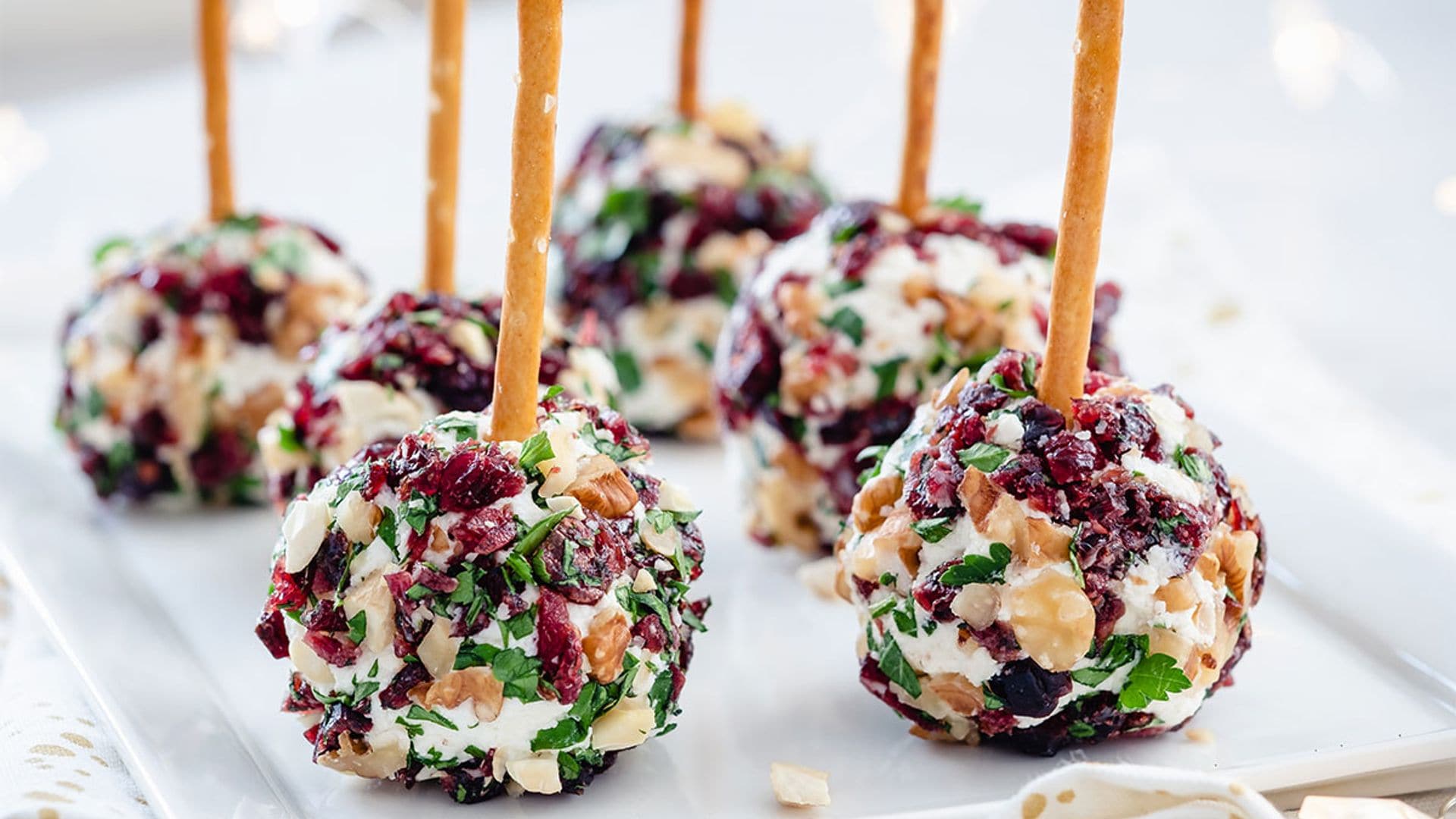 Bolitas de queso de cabra con arándanos y nueces