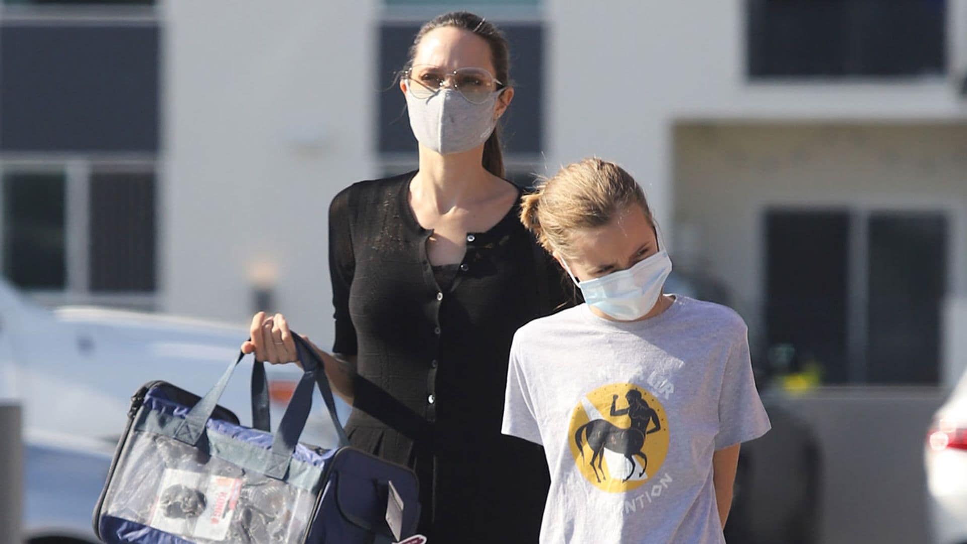 Angelina Jolie, tarde de chicas con su hija Vivienne tras la visita de Brad Pitt