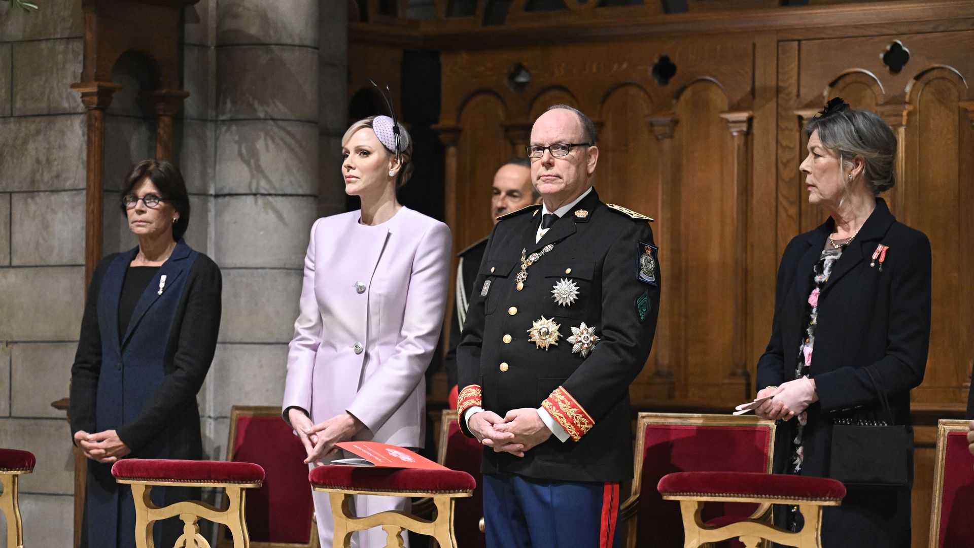 Alberto y Charlene de Mónaco participan en el día grande del Principado arropados por la familia Grimaldi