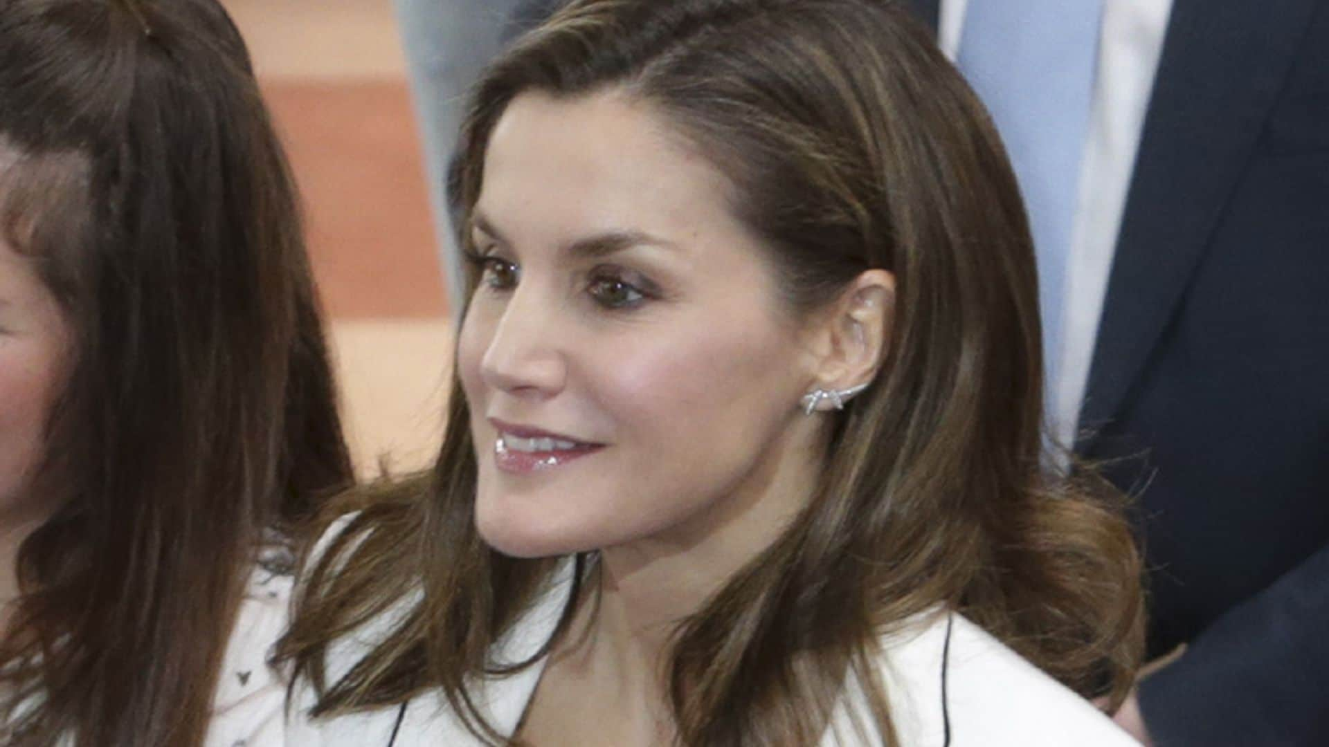 Lo que nadie te ha contado sobre el look lencero de doña Letizia