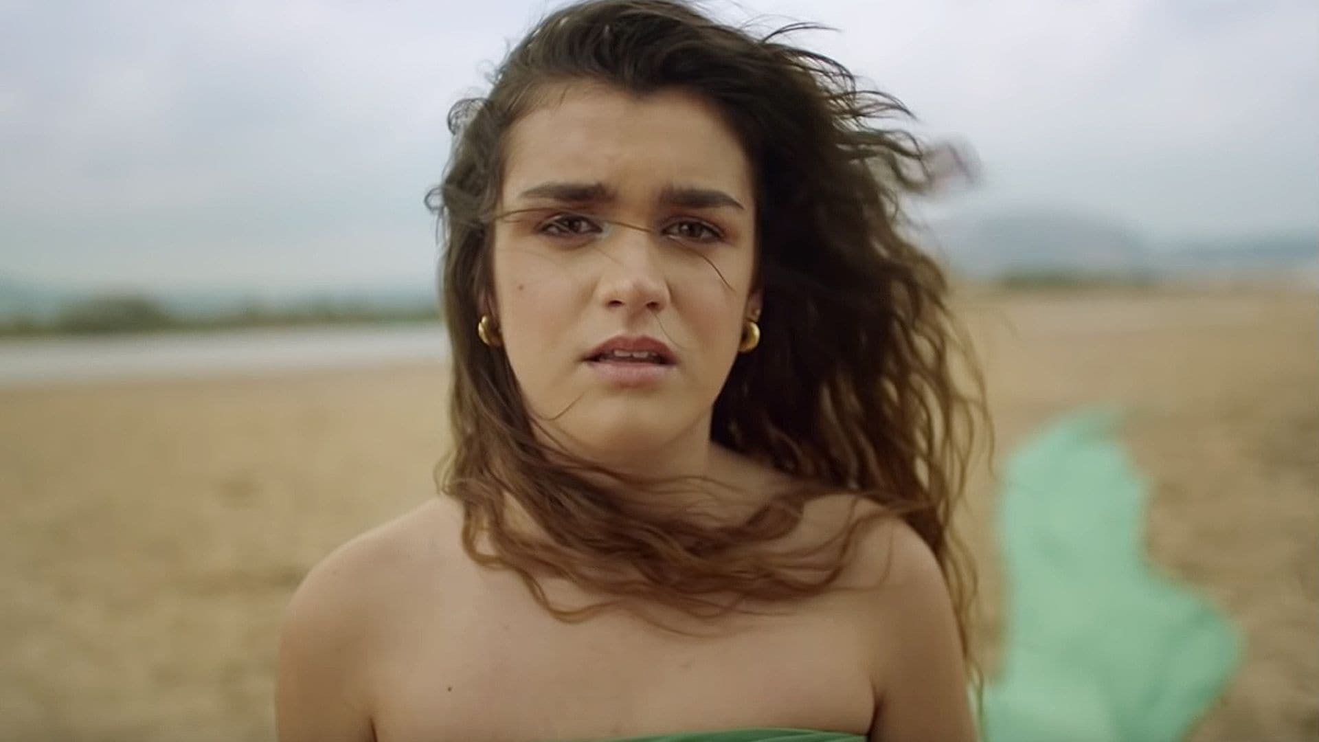 Maquillaje natural, peinados con volumen... Los trucos de belleza de Amaia, explicados por su estilista