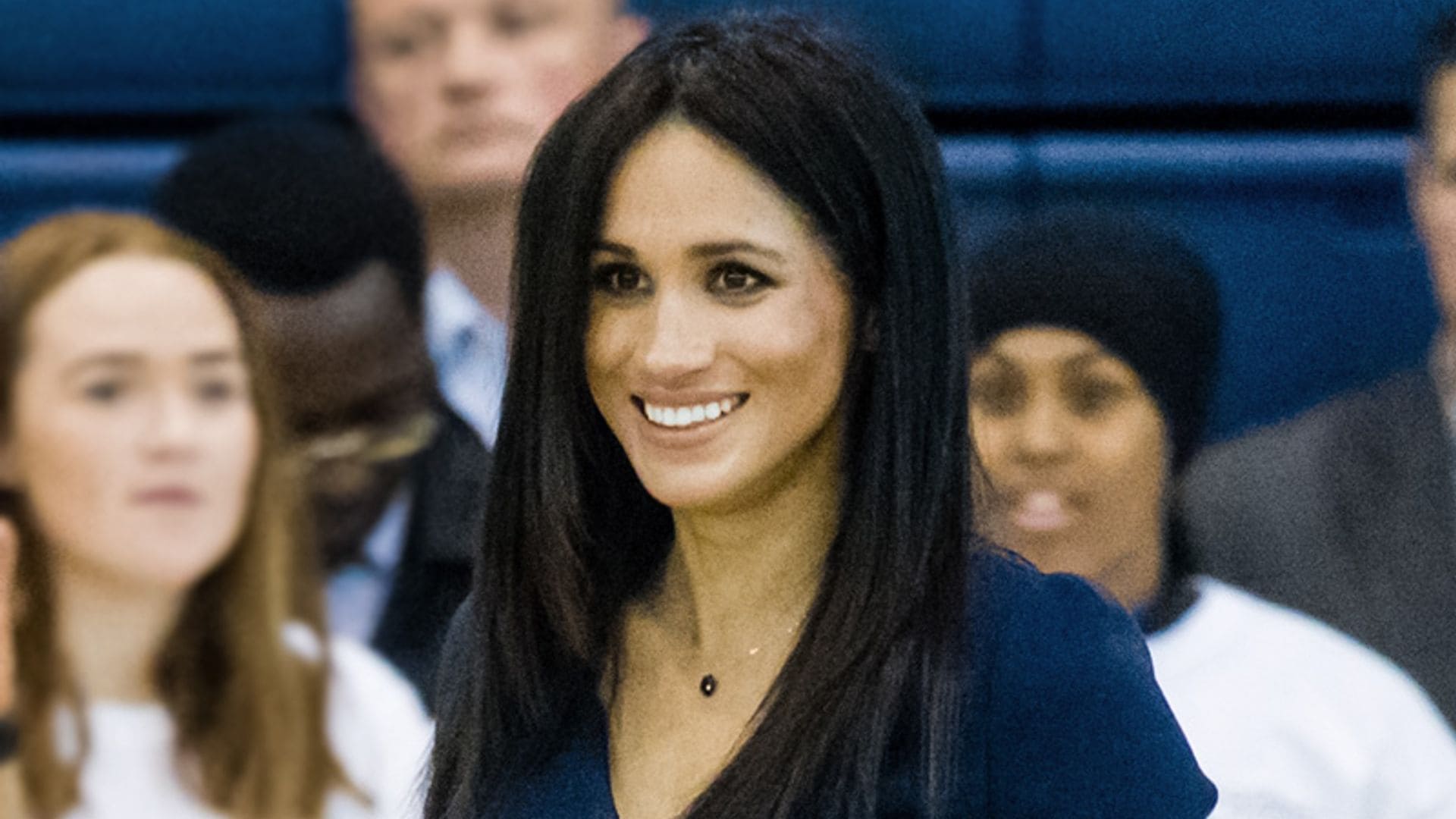 Meghan Markle estrena la silueta 'peplum' de la forma menos convencional