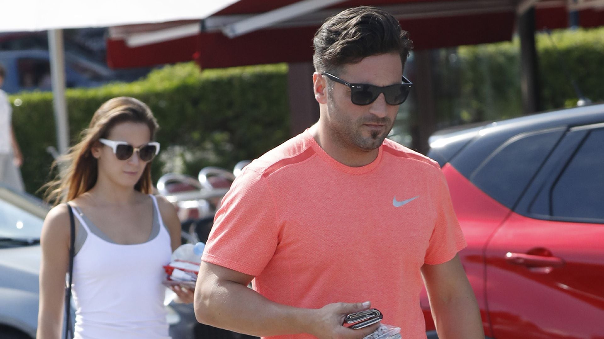 David Bustamante y Yana Olina, paseo sin rumbo por El Retiro con sorpresa incluida