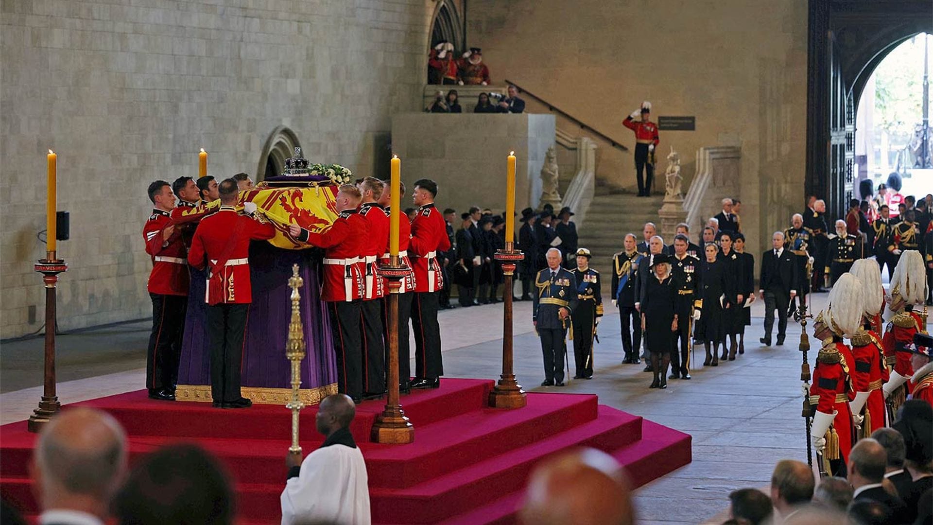 Así fue la solemne procesión del cortejo fúnebre del Palacio de Buckingham a Westminster Hall