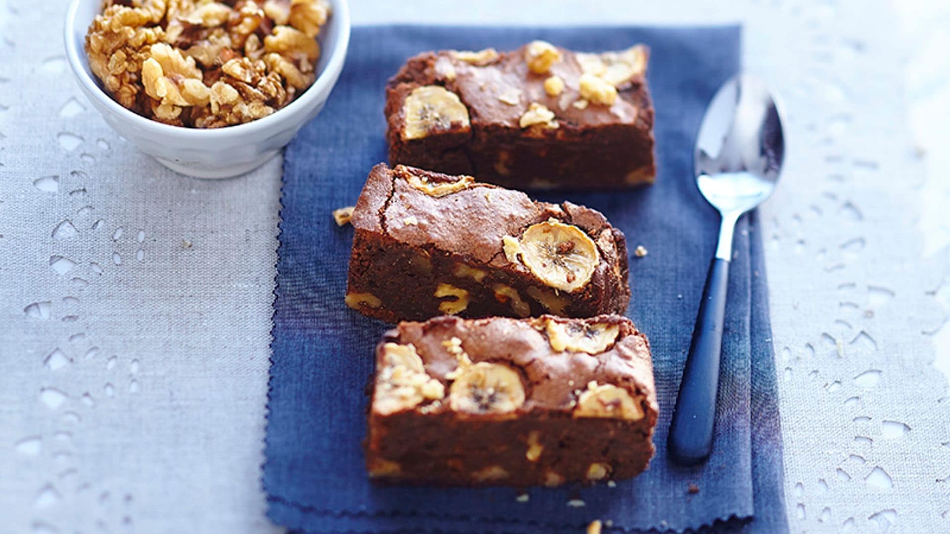 'Brownie' con nueces y plátano