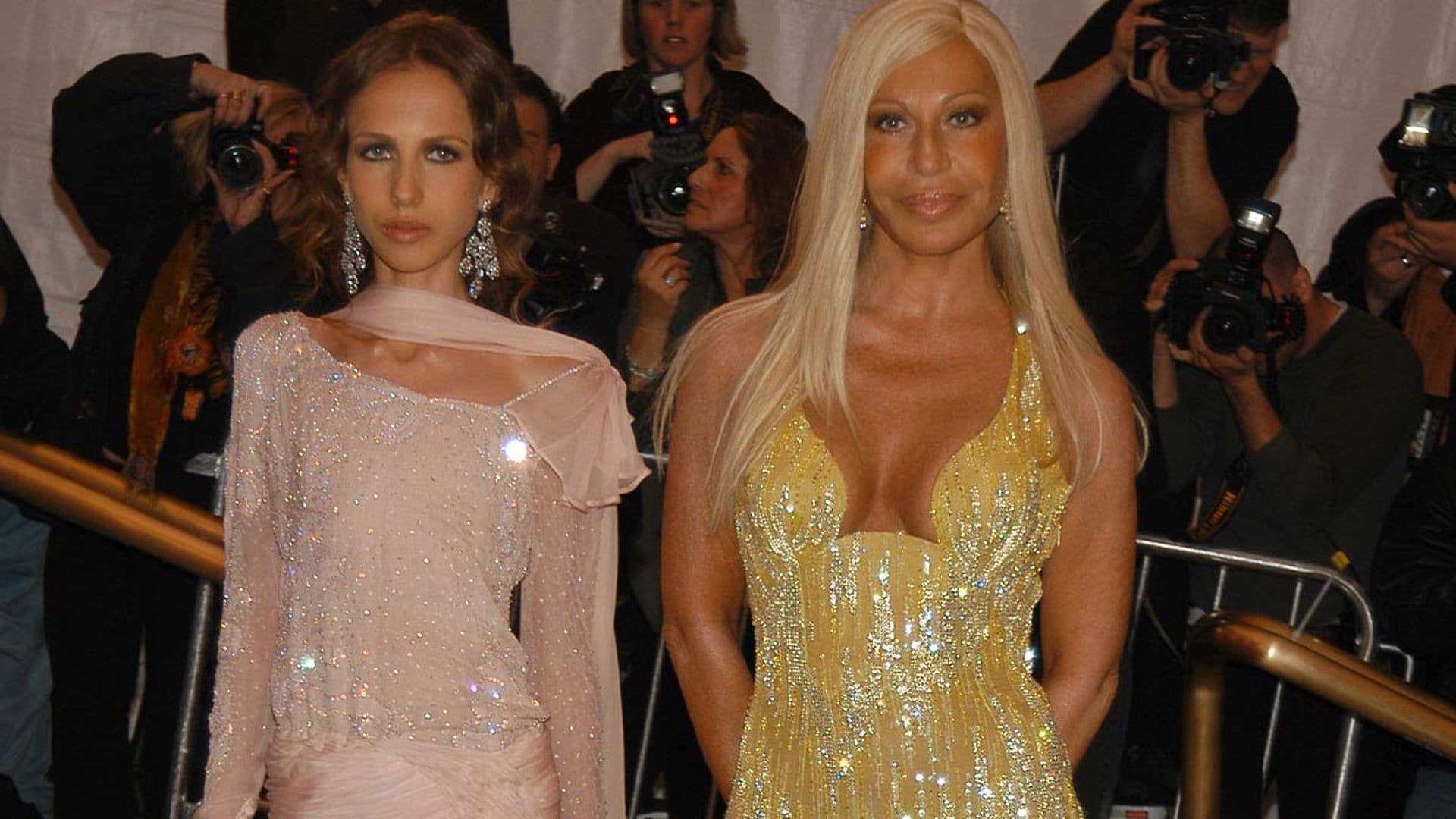 Allegra Versace, hija de Donatella, hereda el 50 % de la firma