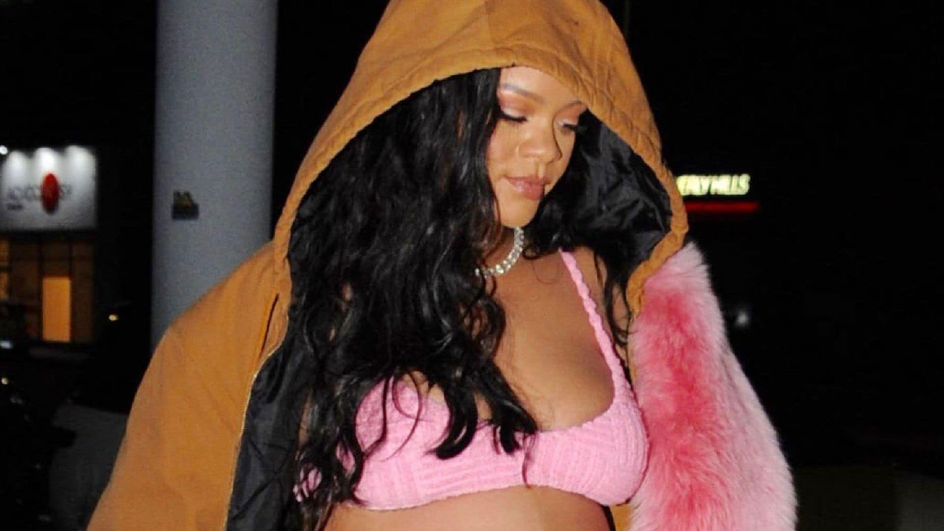 Rihanna vuelve a romper con los códigos del estilo premamá en la recta final del embarazo