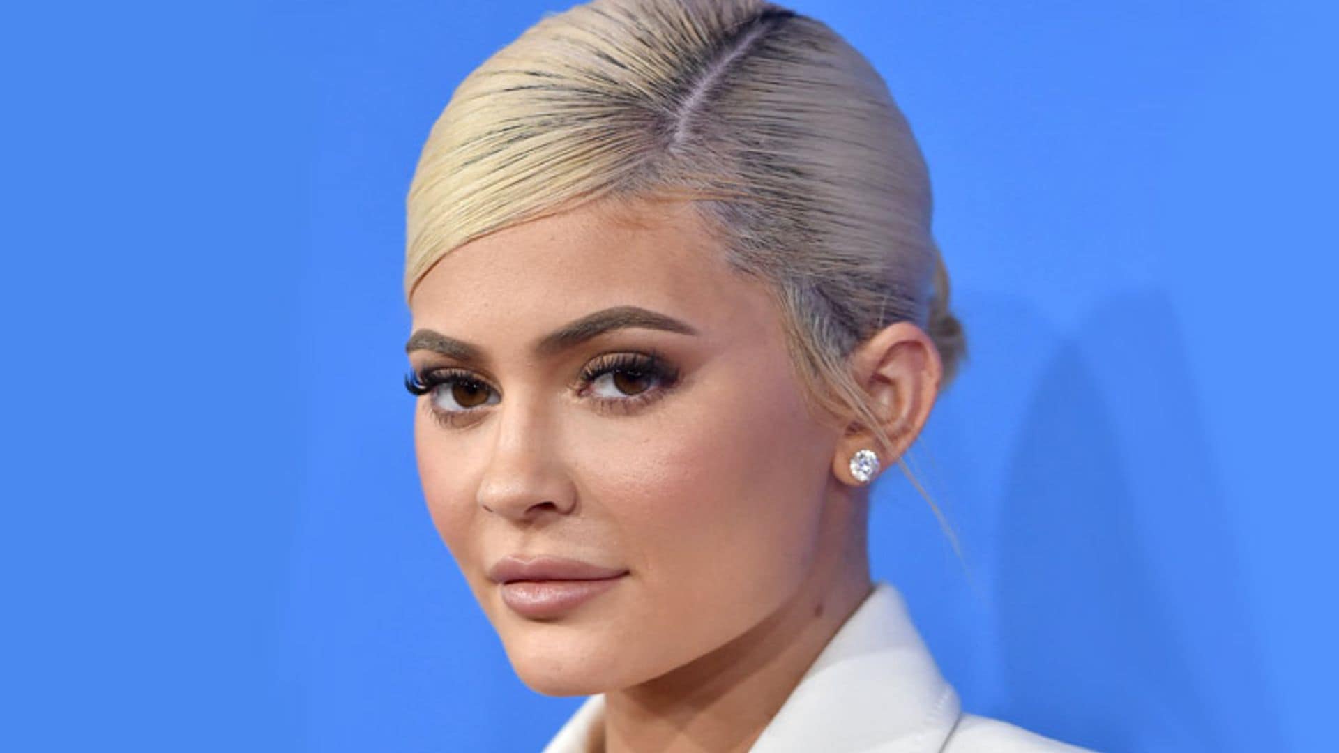 El nuevo look de Kylie Jenner confirma su romance con las melenas fantasía