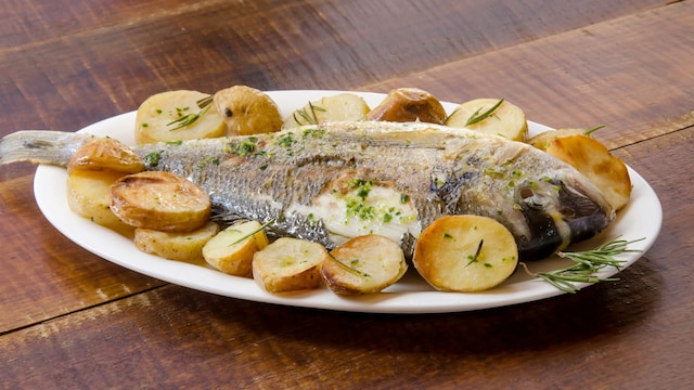 Dorada con patatas panadera 