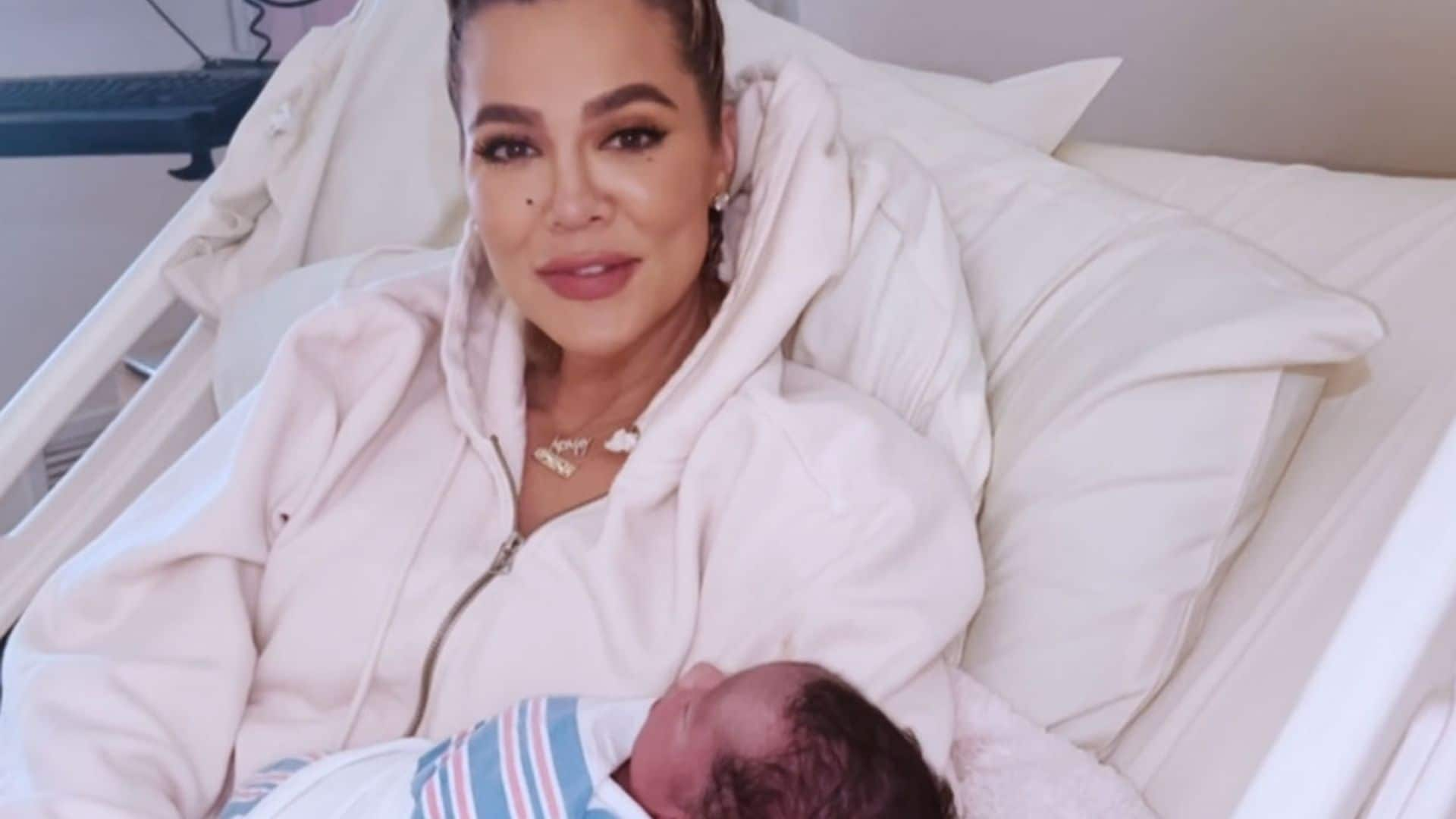 Khloé Kardashian muestra por primera vez a su segundo bebé y le llueven las críticas