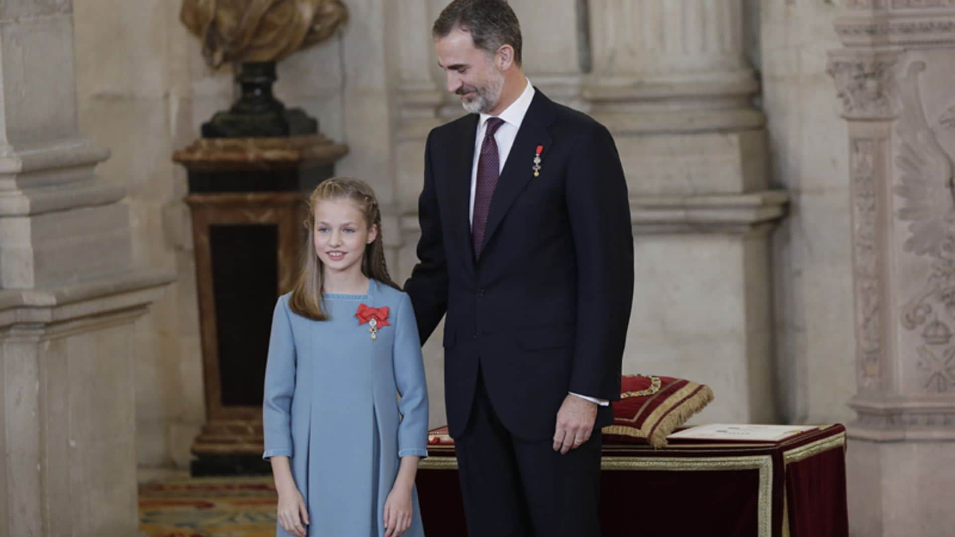 Guiños familiares y momentos emotivos, la princesa Leonor recibe el Toisón de Oro de manos de Felipe VI