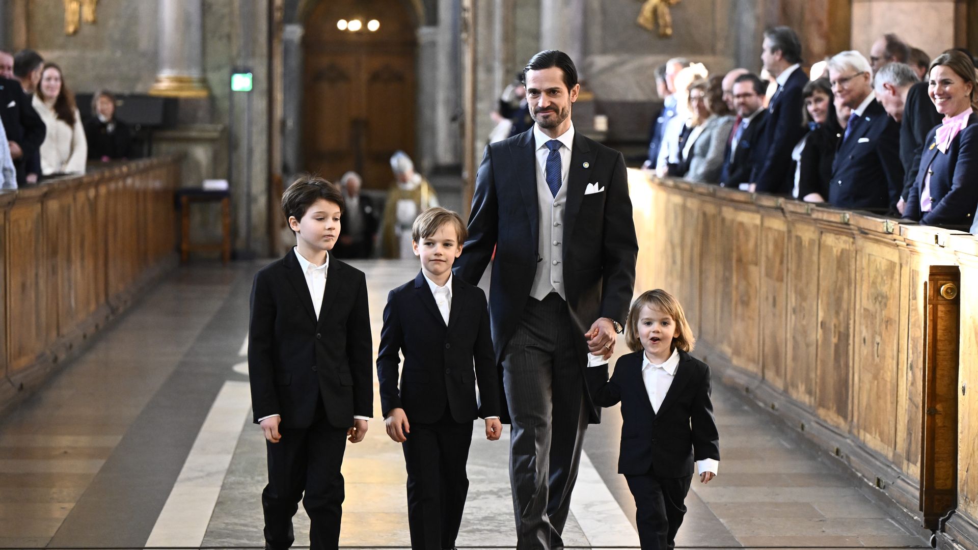 Alexander, Gabriel y Julian, tres orgullosos hermanos mayores de la nueva princesa