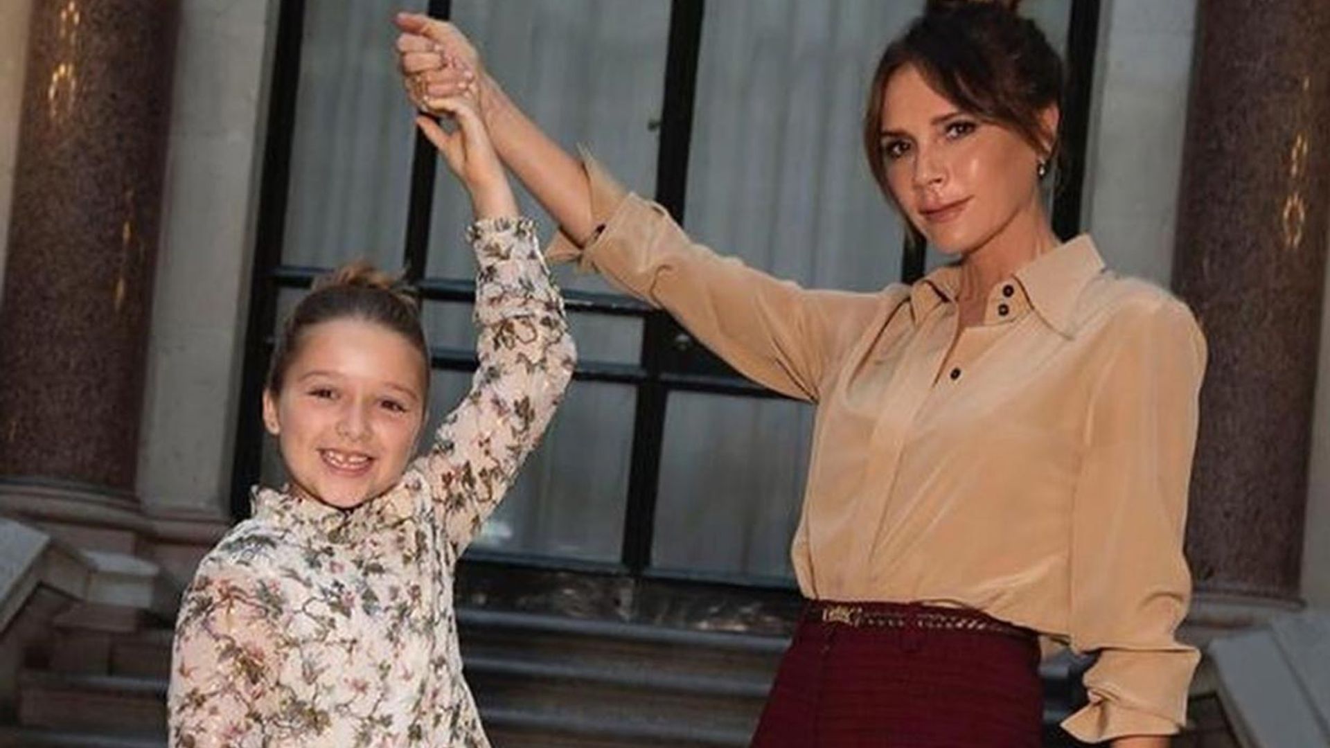 ¡Hasta el pelo verde! Victoria Beckham demuestra que su hija Harper es la fan número uno de Billie Eilish