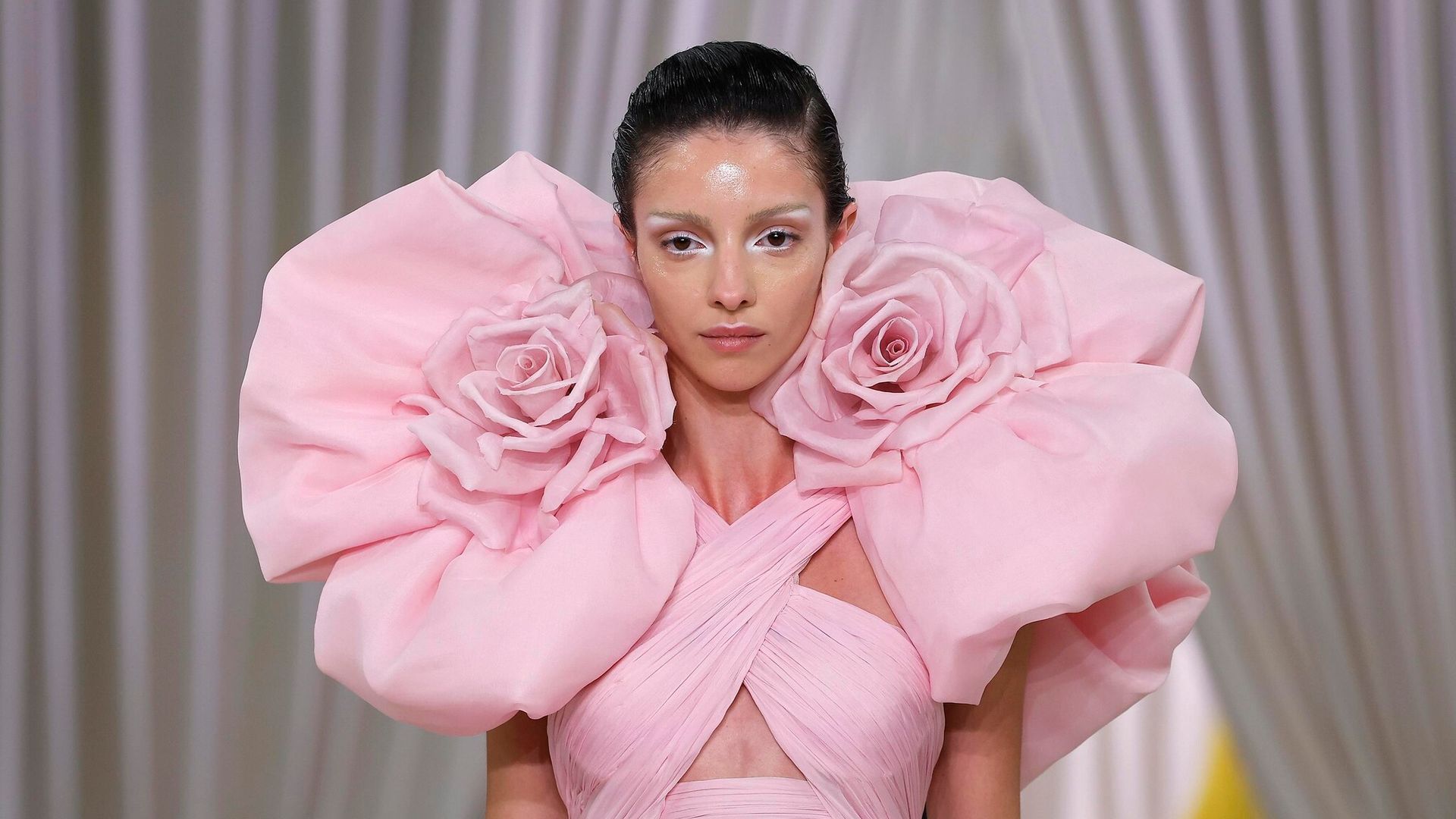 Giambattista Valli: el romanticismo hecho prenda