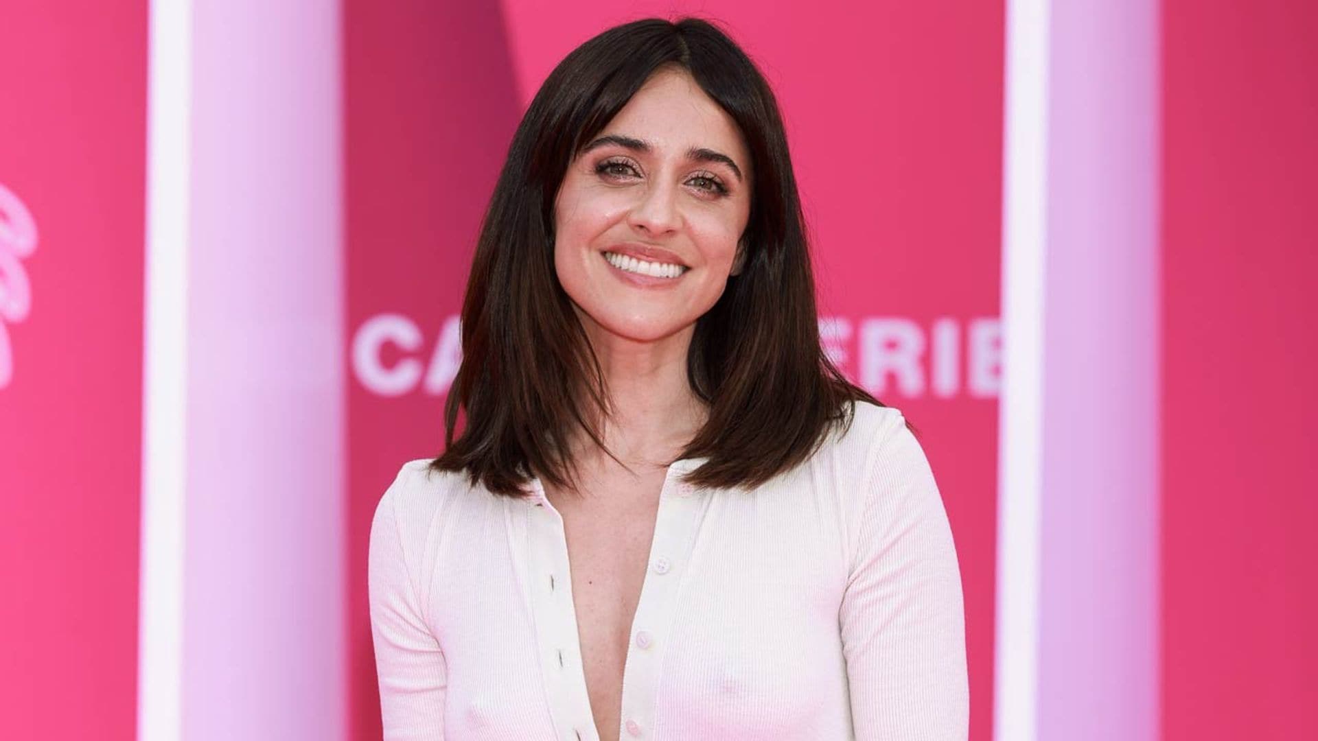 Macarena García triunfa en Cannes con el vestido de punto que ficharán las que adoran el minimalismo