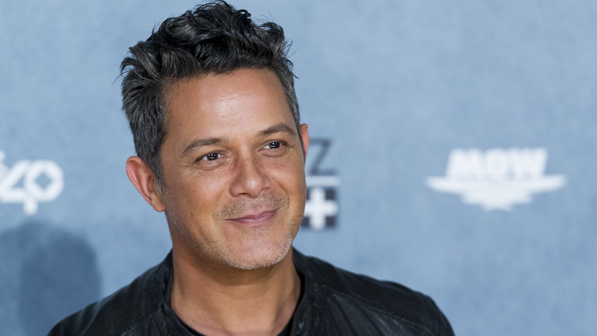 Alejandro Sanz suspende la promoción de su nuevo disco por una neumonía