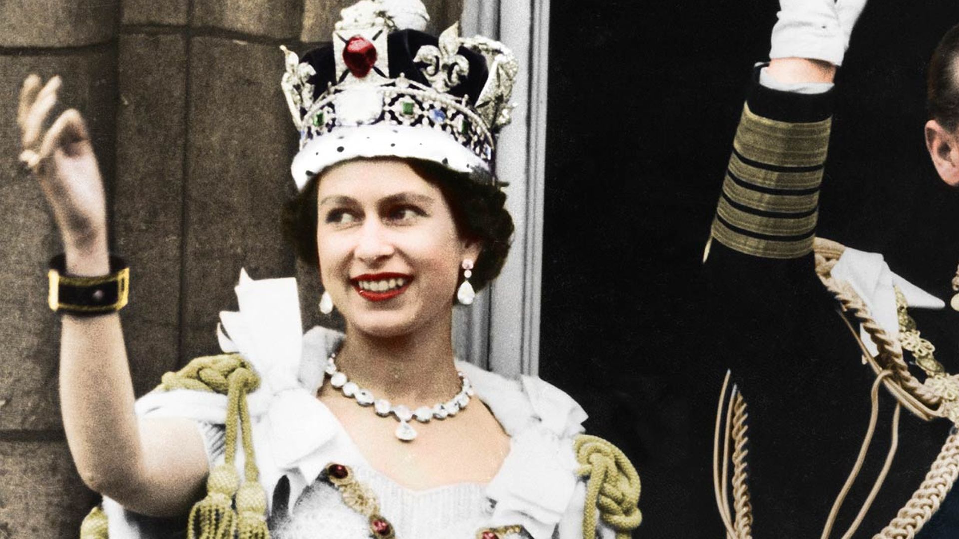 Los tacones de la coronación de Isabel II vuelven a estar de moda 67 años después