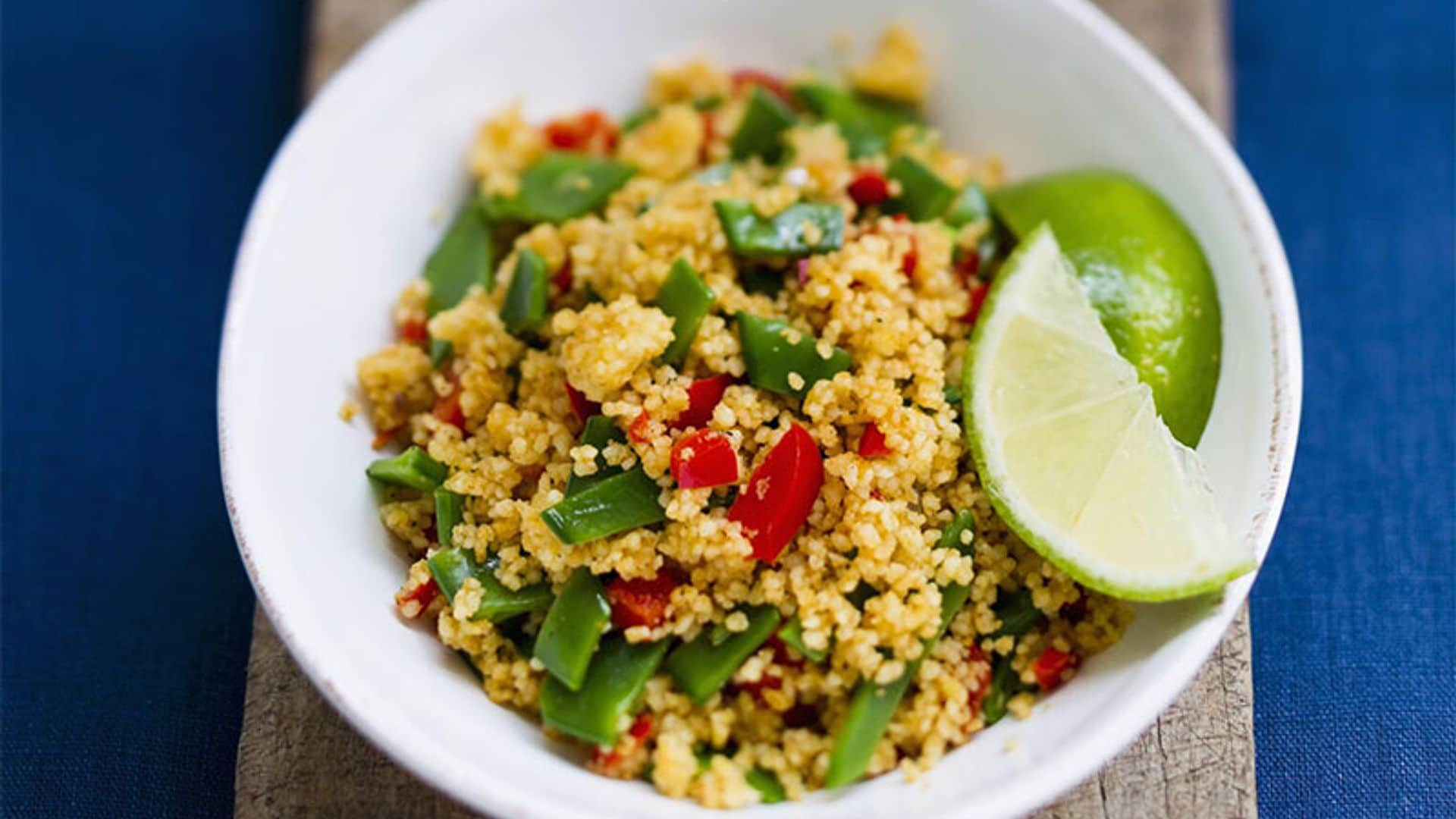 Ensalada de cuscús con tomate y tirabeques