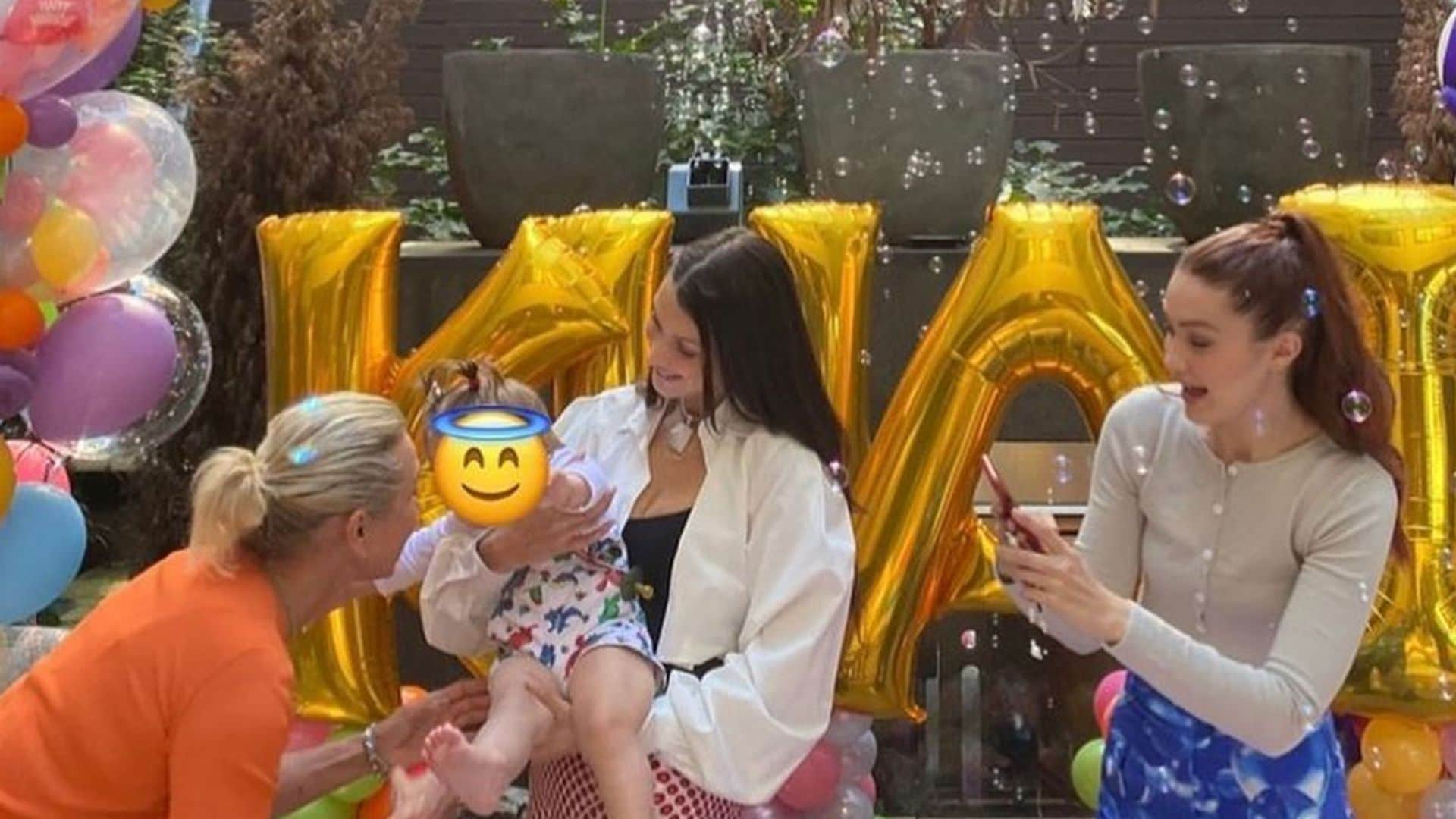 El divertido cumpleaños de Khai, hija de Gigi Hadid, entre globos, toboganes y pompas de jabón