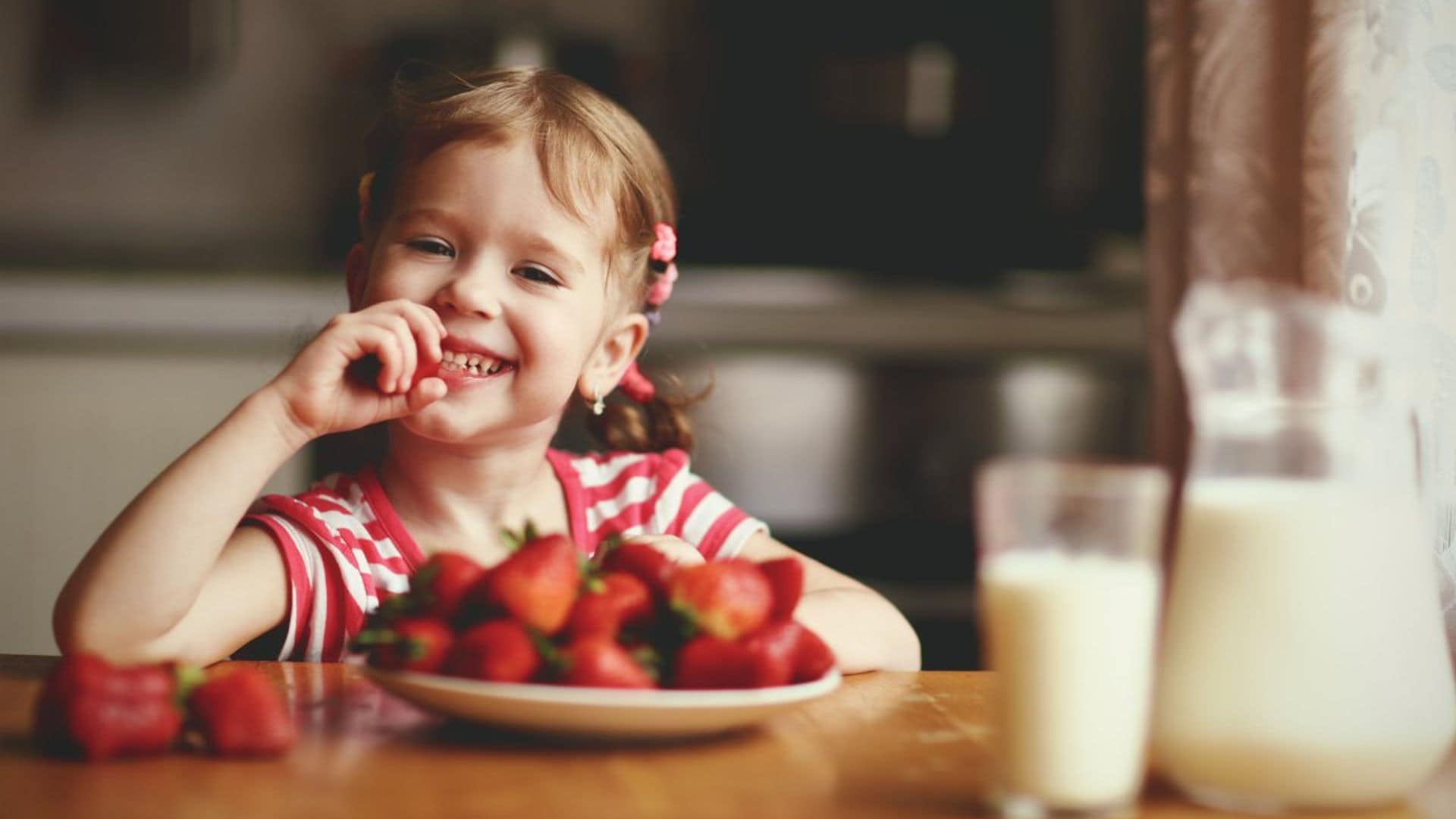 ¿Tu hijo come por ansiedad? Ofrécele estos picoteos saludables