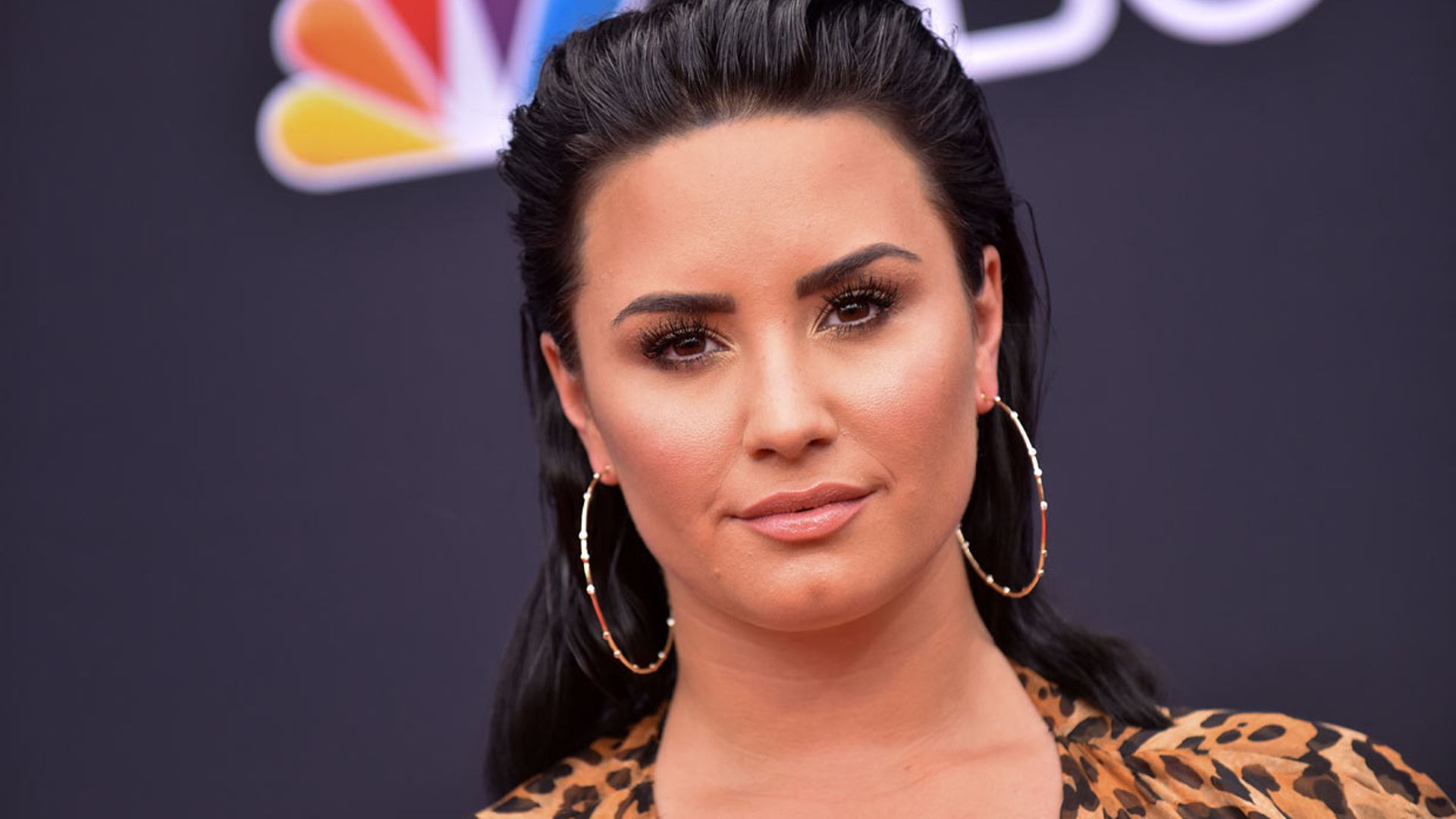 Demi Lovato cambia de look y se deja seducir por los tonos fantasía