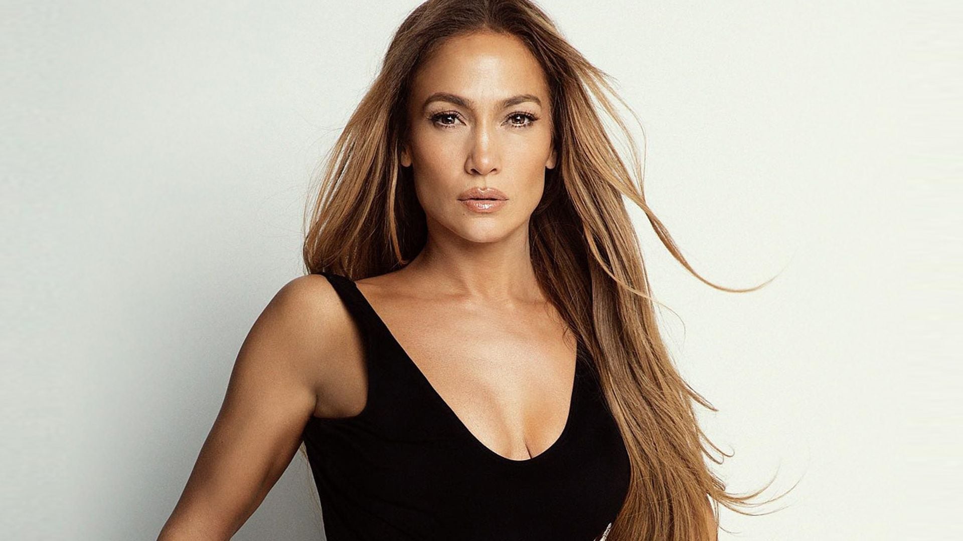 Jennifer Lopez se desnuda (literalmente) y desvela sus cinco claves de autocuidado