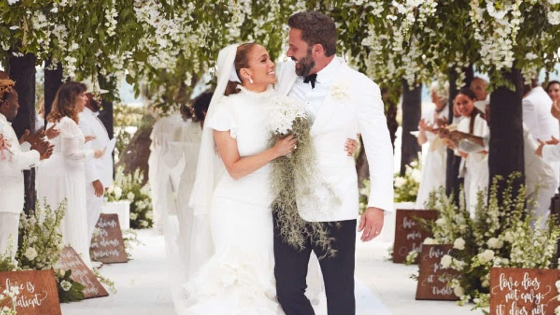 Jennifer Lopez y Ben Affleck pasan su aniversario separados: recordamos cómo fueron sus dos bodas