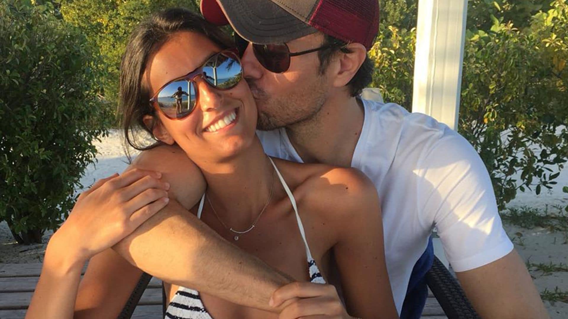 Ana Boyer explica en ¡HOLA! la ausencia de Enrique Iglesias en su boda