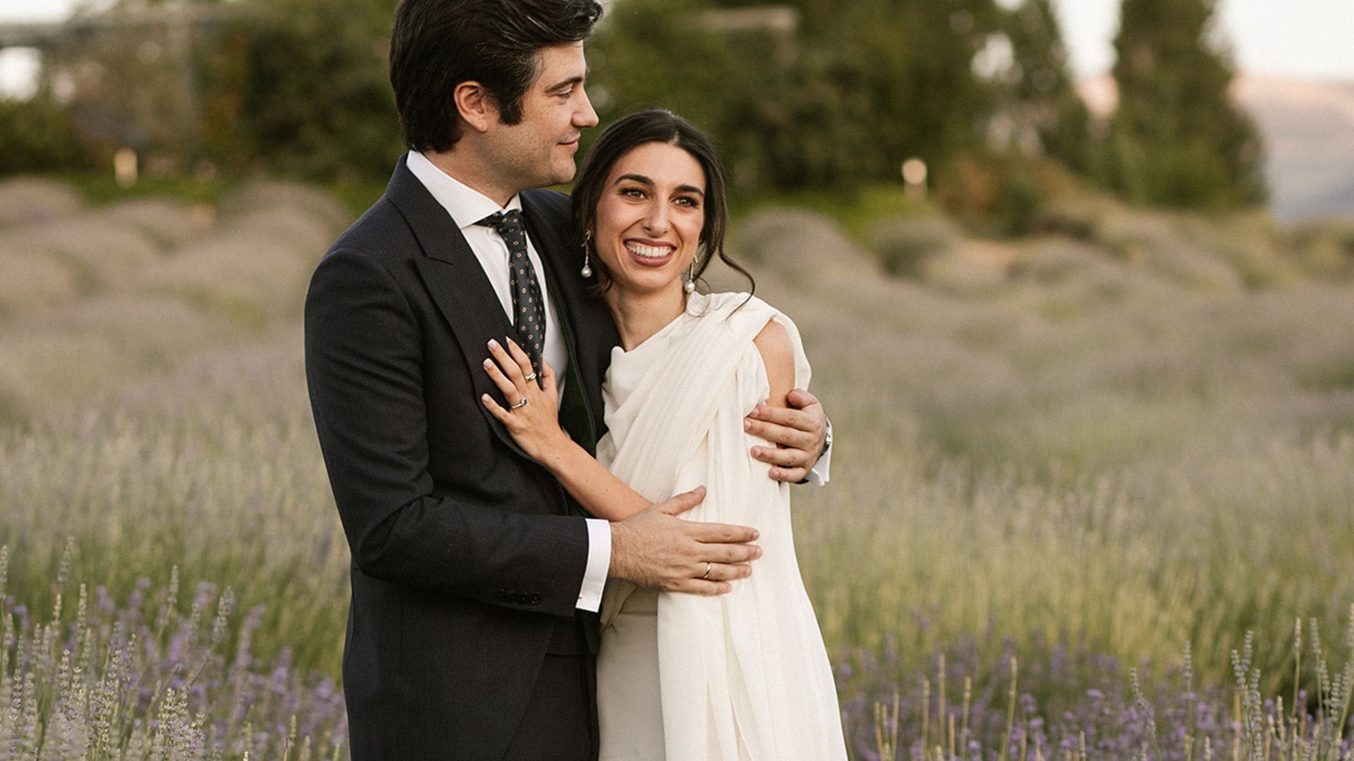 La boda en Segovia de Cristina, la novia de los dos vestidos románticos