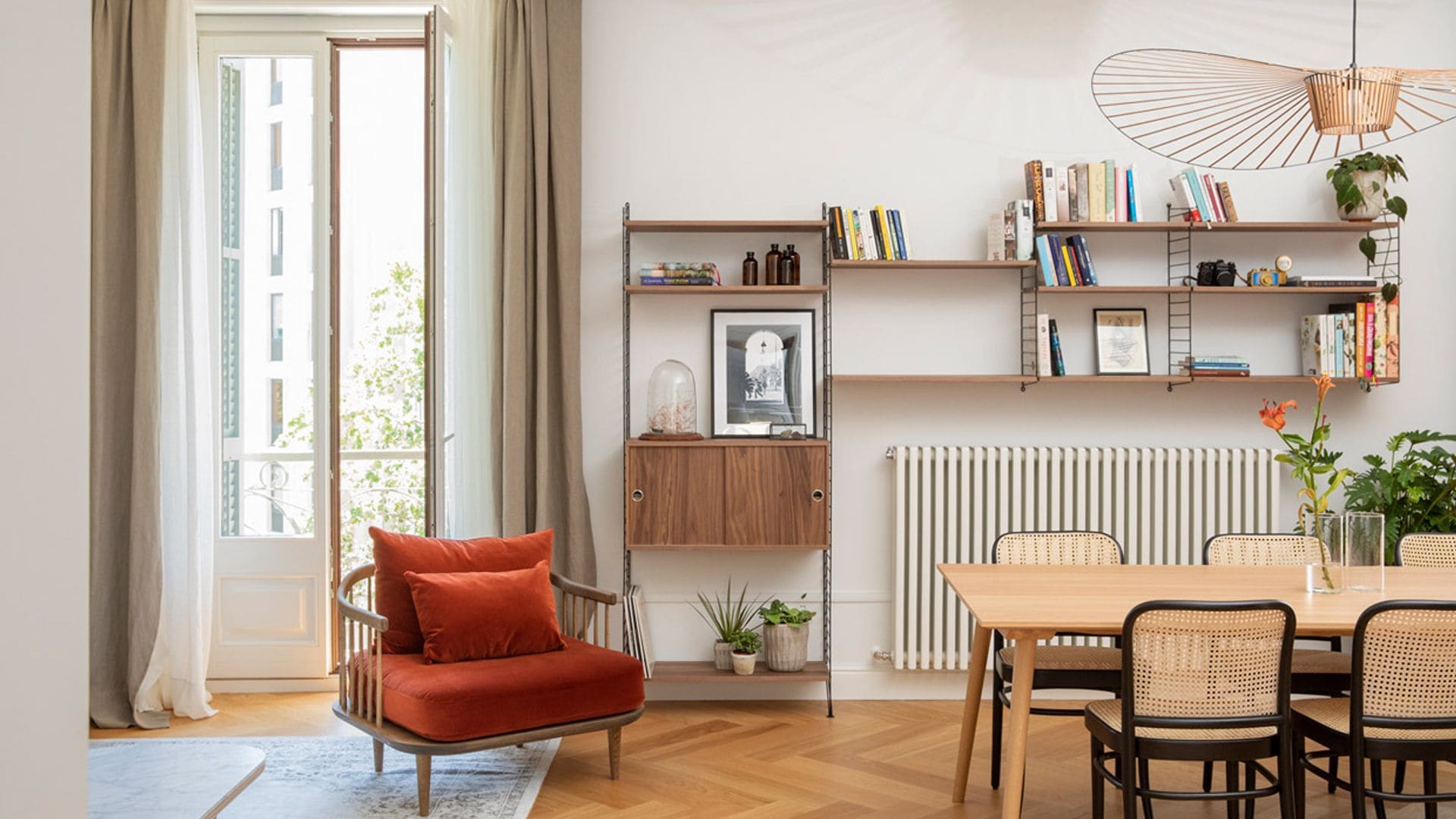 Este piso en Barcelona es un ejemplo ideal de cómo aplicar el estilo ecléctico en decoración