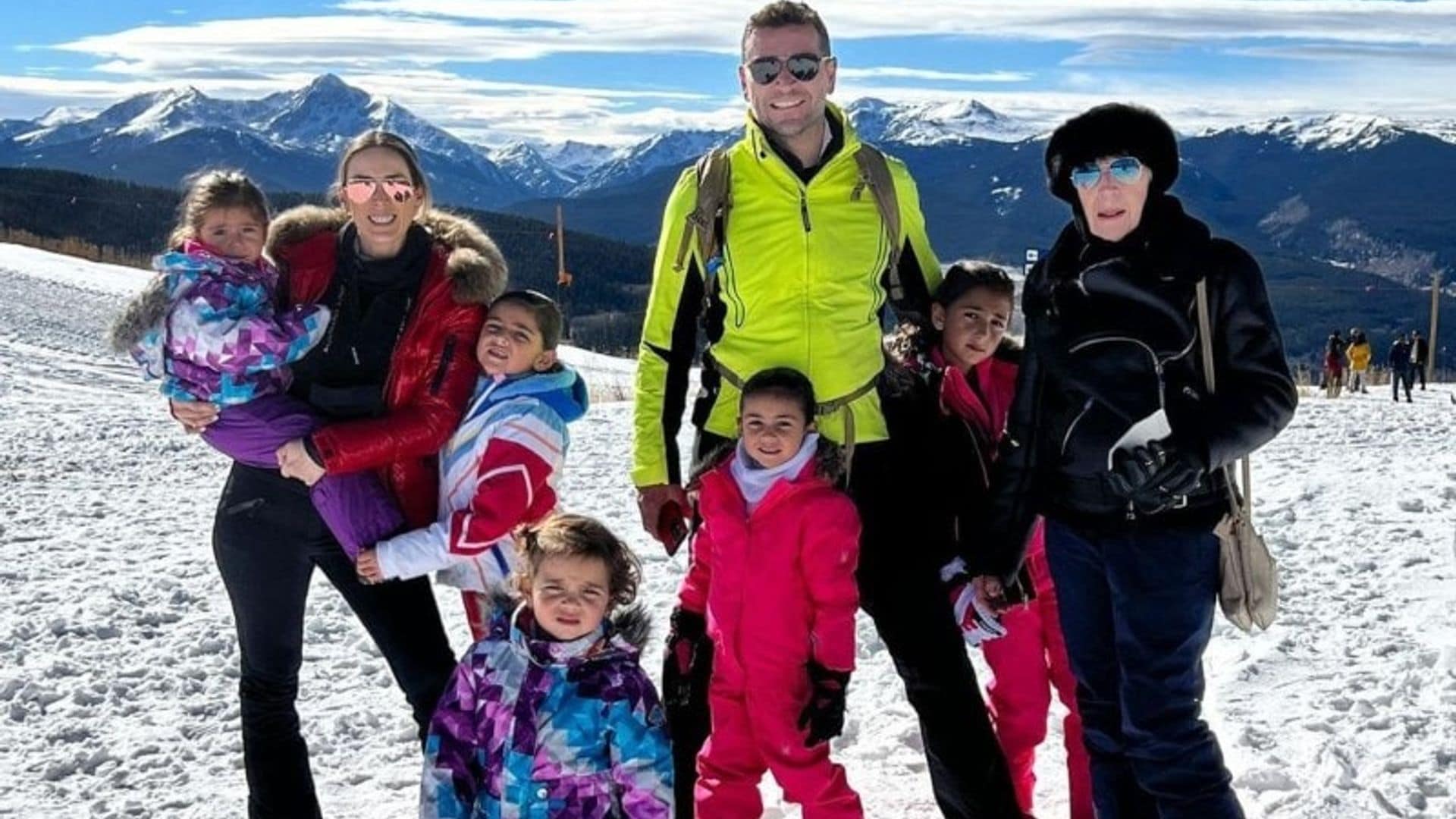 ¡Aventuras bajo cero! Las hijas menores de Jacky Bracamontes y Martín Fuentes conquistan la nieve