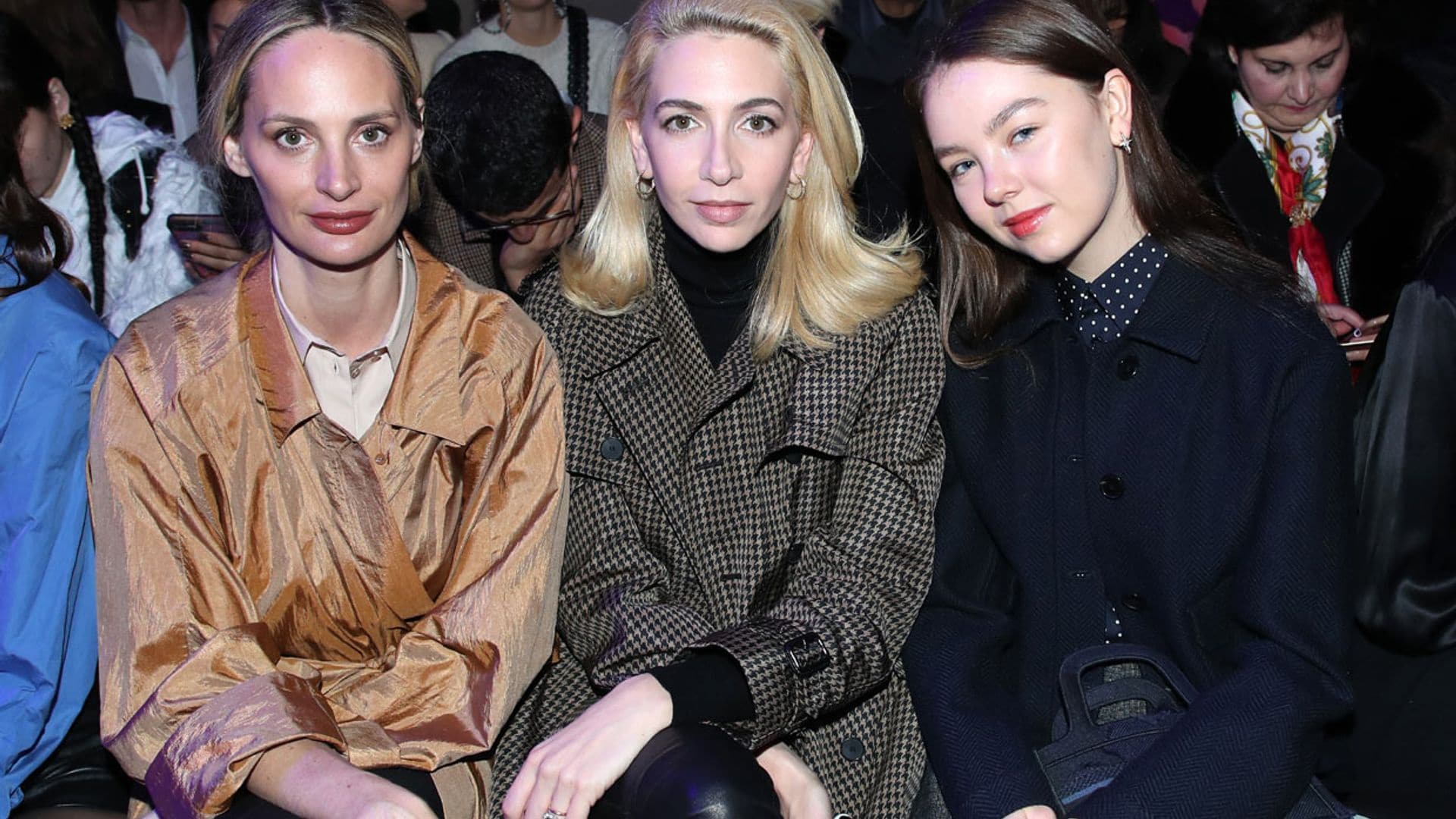 Lo mejor del 'front row' de Dior, de Alejandra de Hannover a Uma Thurman con su hijo