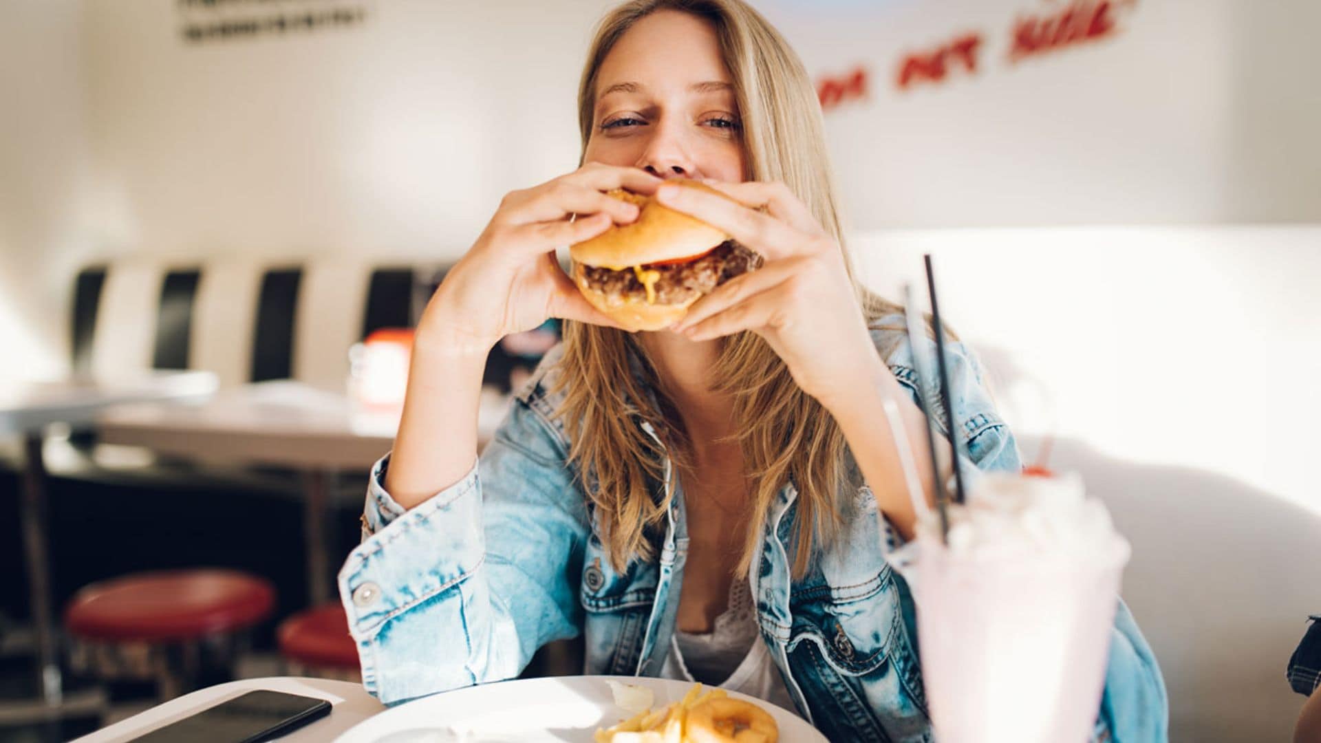 ¿Sabías que tu cerebro reclama comida basura cuando estás estresado?