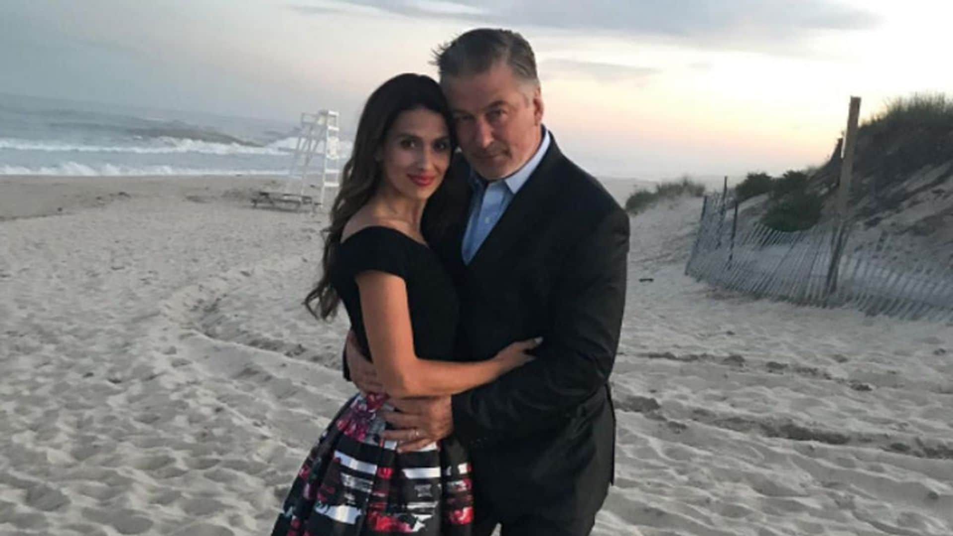 Hilaria y Alec Baldwin renuevan sus votos en su quinto aniversario de bodas