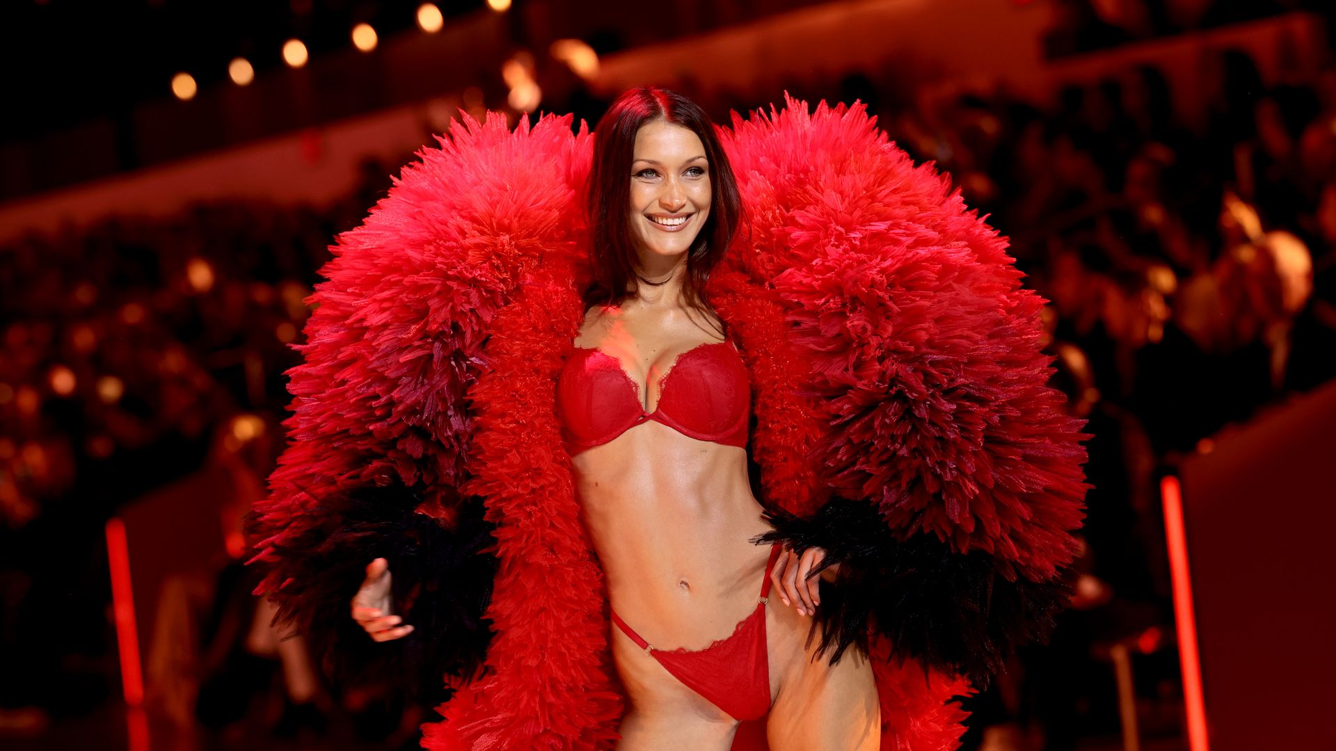 Gigi Hadid abre el desfile de Victoria's Secret y Bella regresa por sorpresa