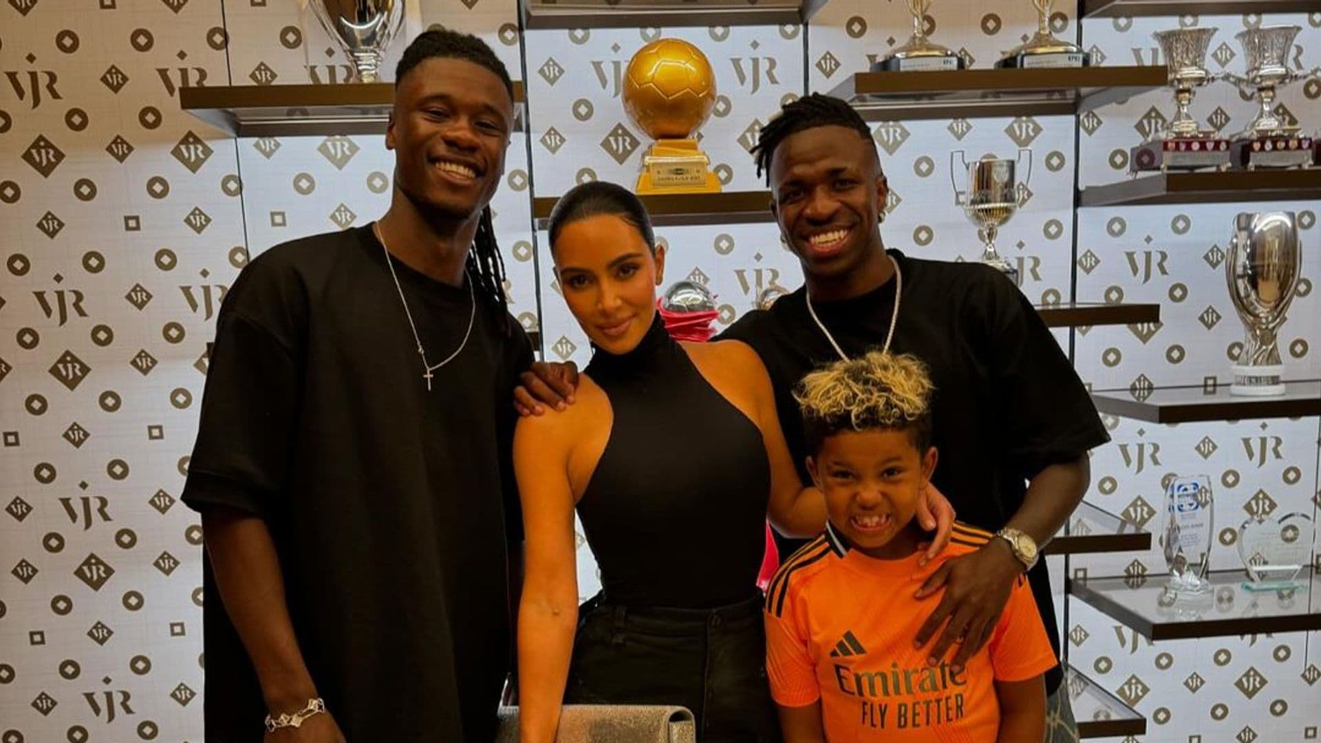 Así ha sido el encuentro viral de Kim Kardshian y su hijo con Vinicius y Camavinga en Madrid